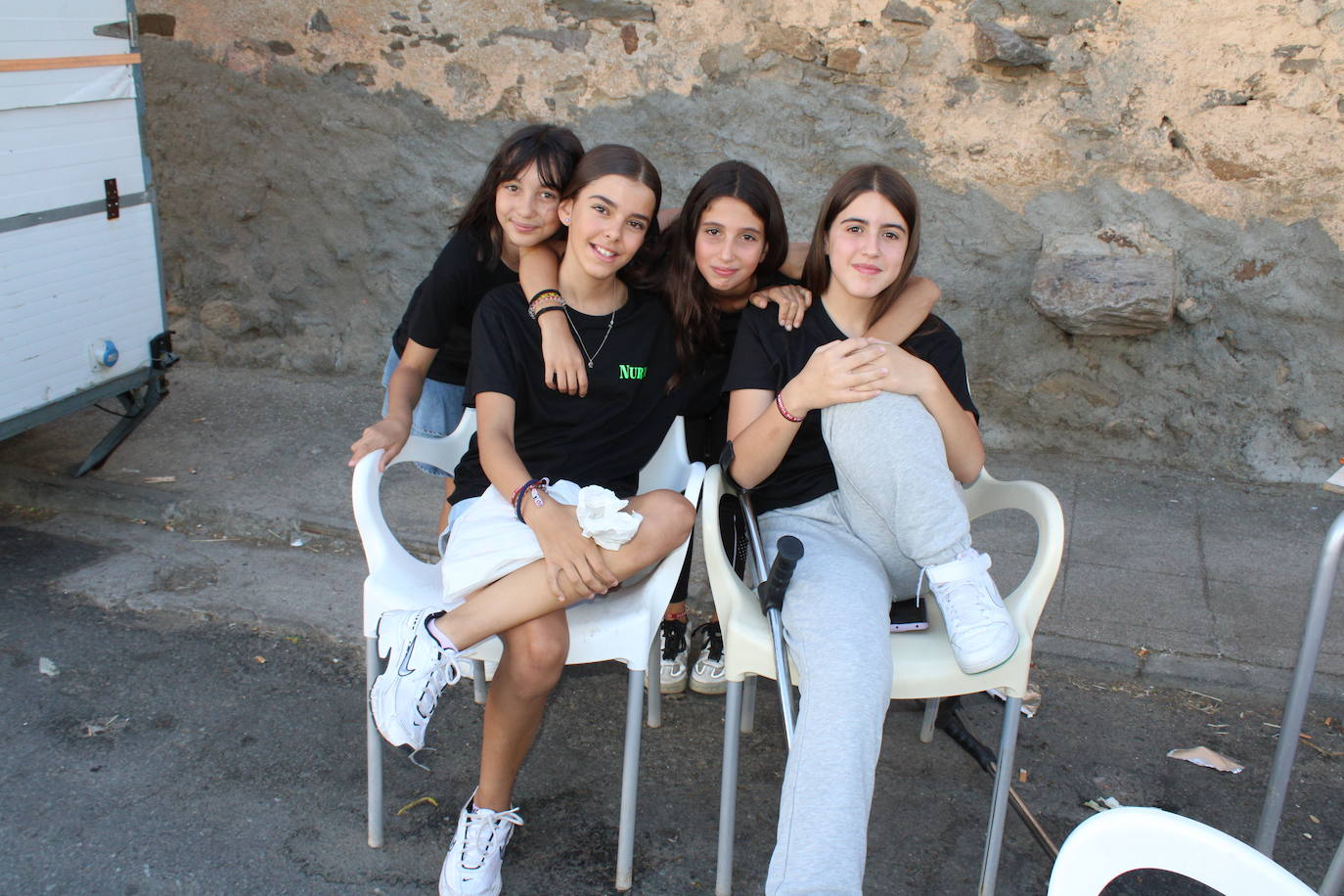 Ambiente joven para abrir la fiesta en Cespedosa de Tormes