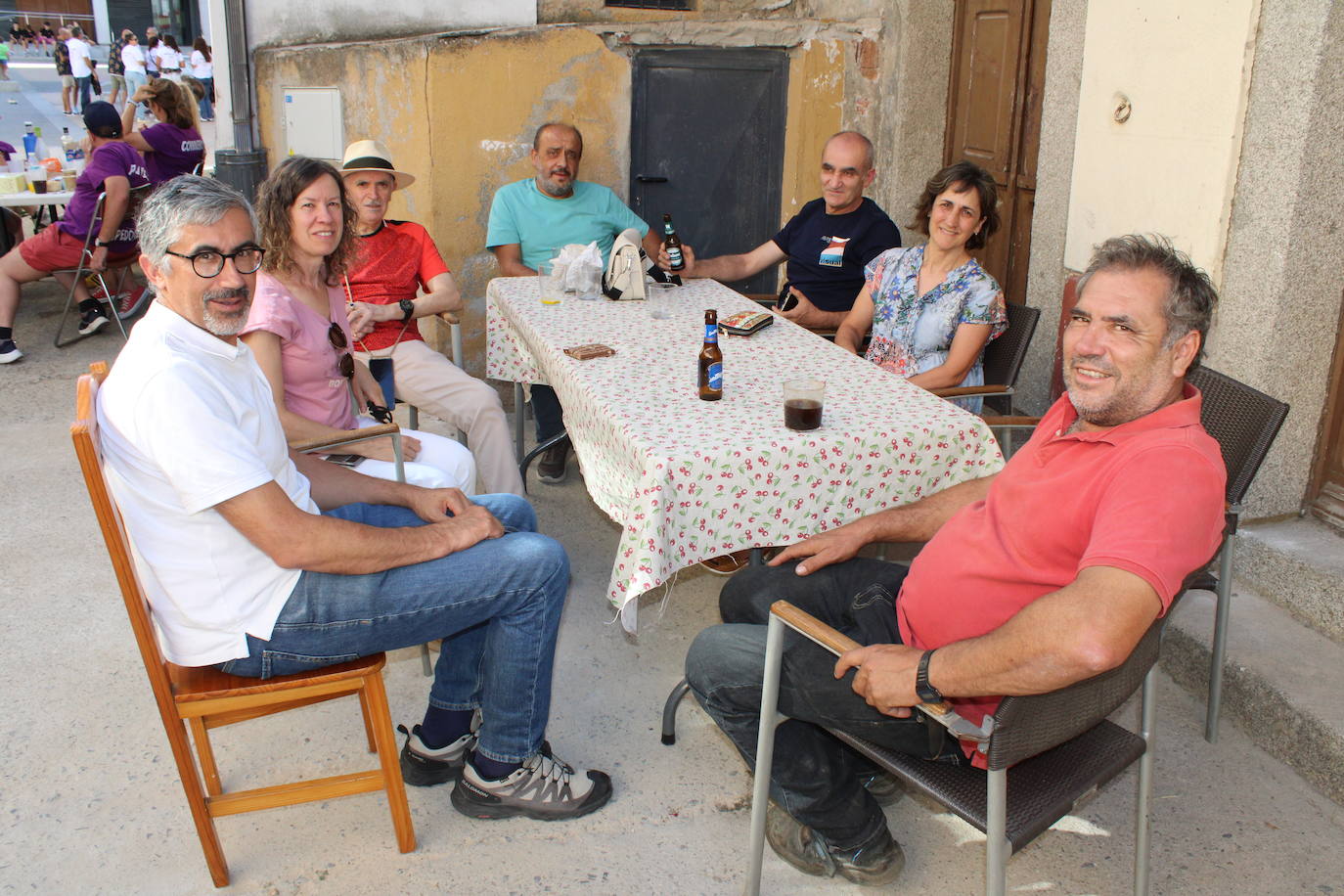 Ambiente joven para abrir la fiesta en Cespedosa de Tormes