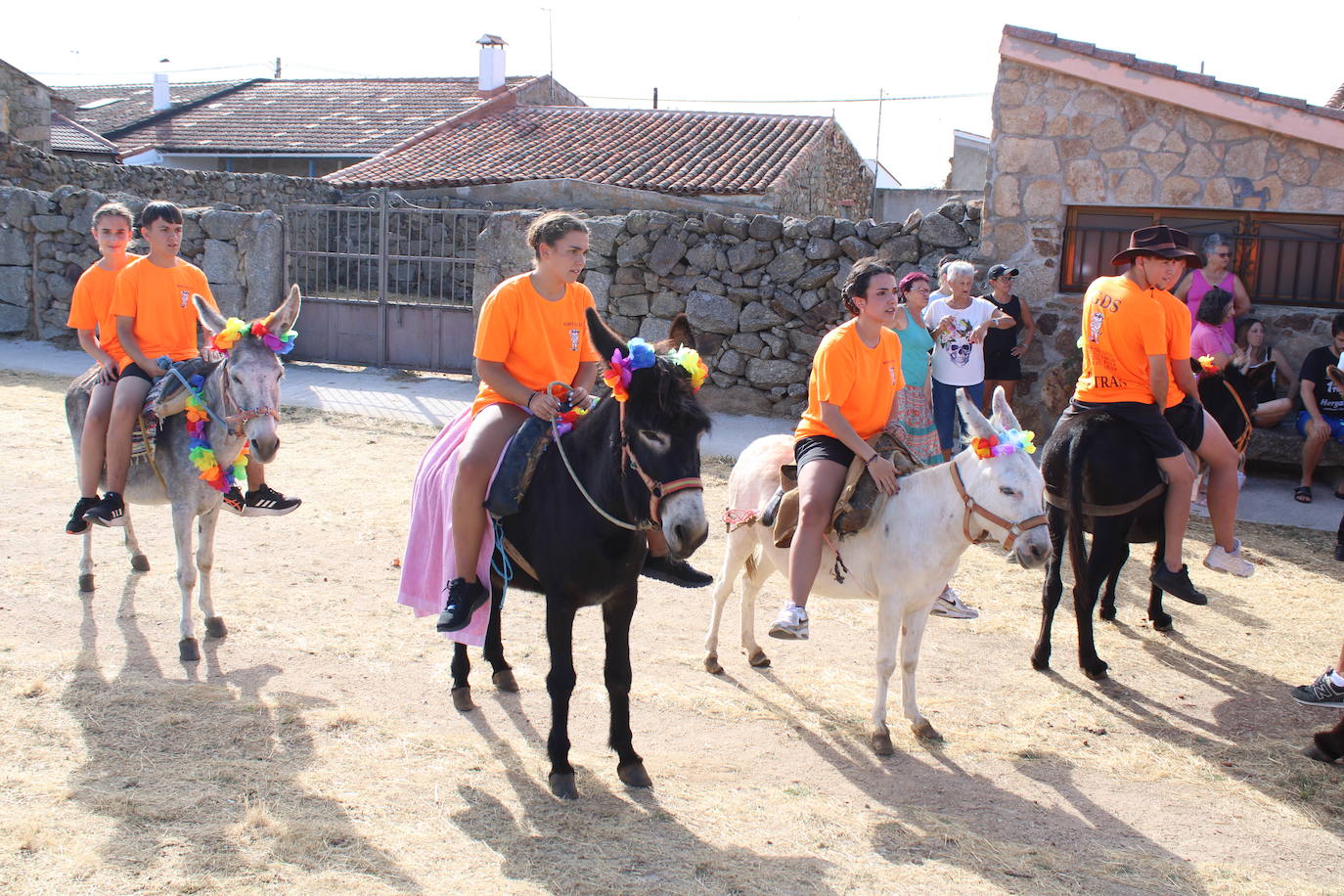 Los quintos protagonizan el día de fiesta en Gallegos de Solmirón