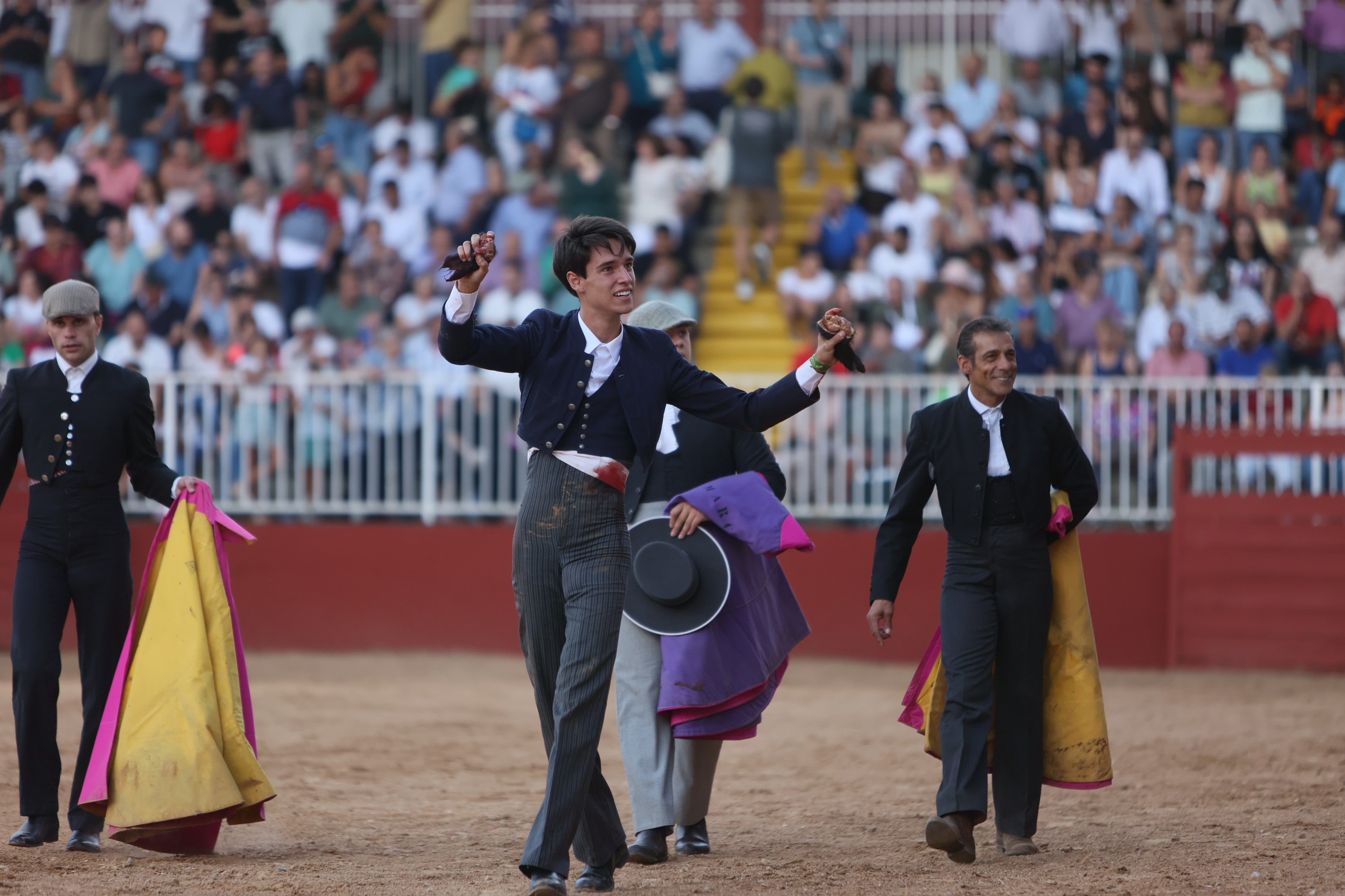 Dos orejas para Mateos, Norte y Rojo en el certamen de novilleros