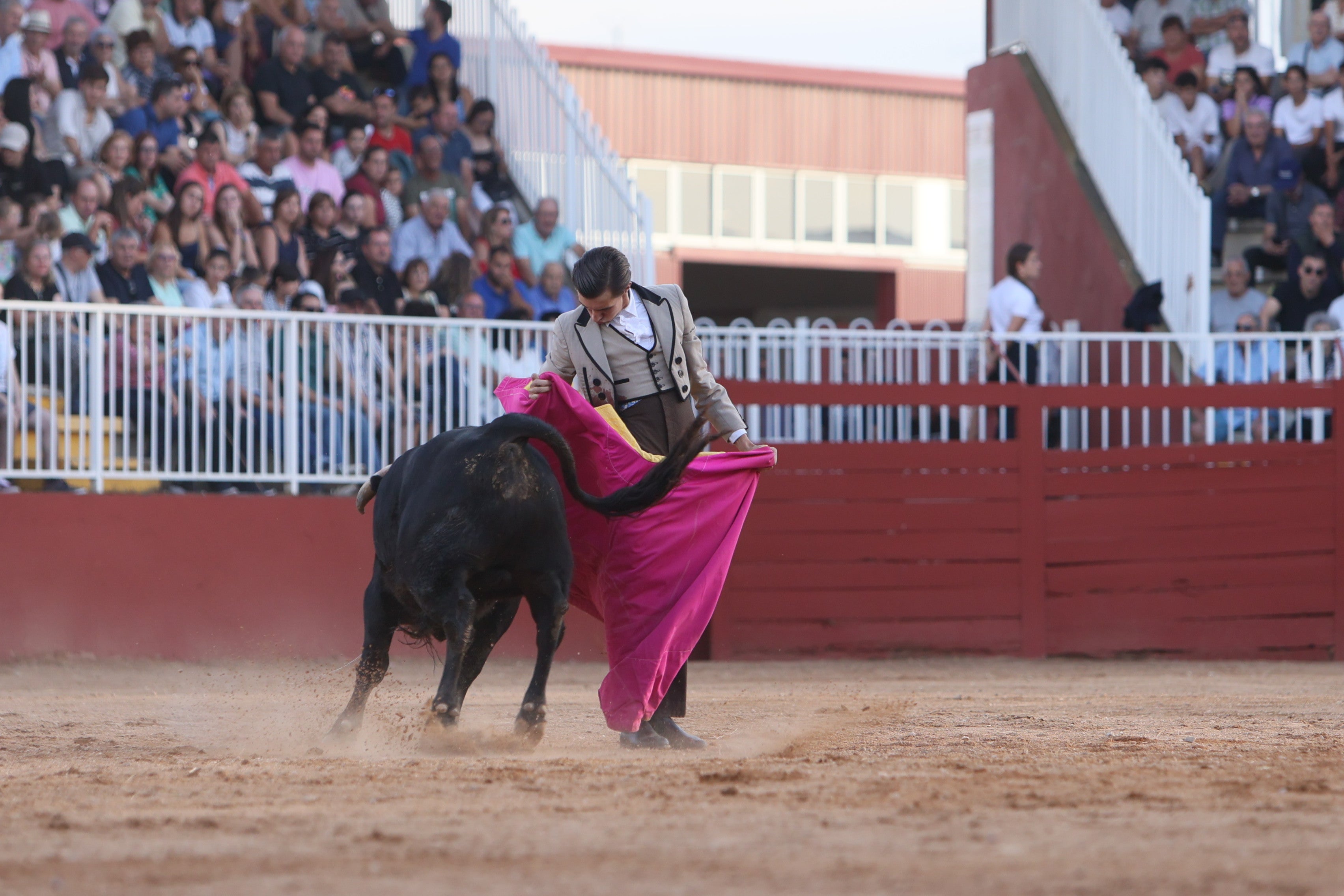 Dos orejas para Mateos, Norte y Rojo en el certamen de novilleros