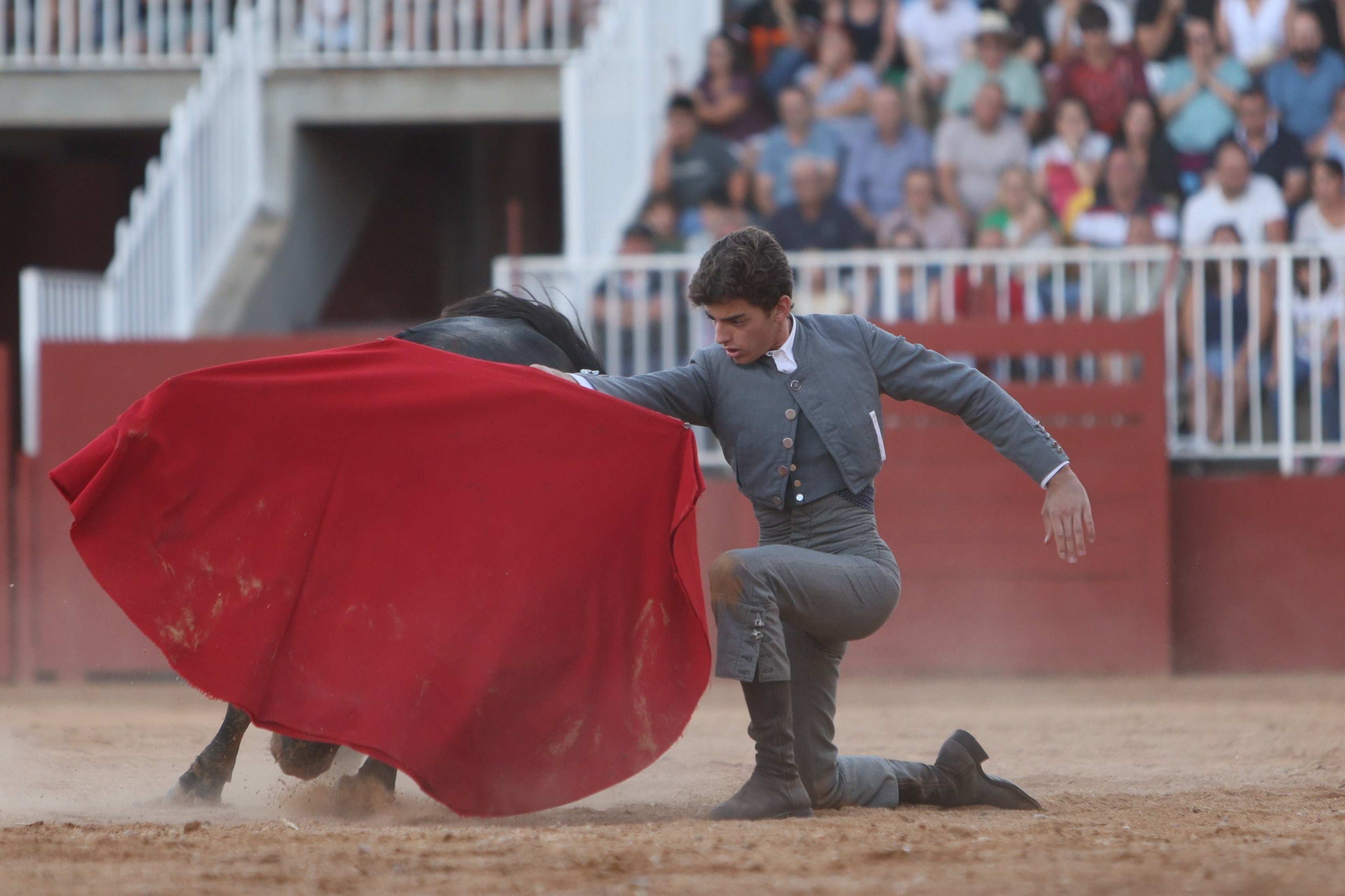 Dos orejas para Mateos, Norte y Rojo en el certamen de novilleros