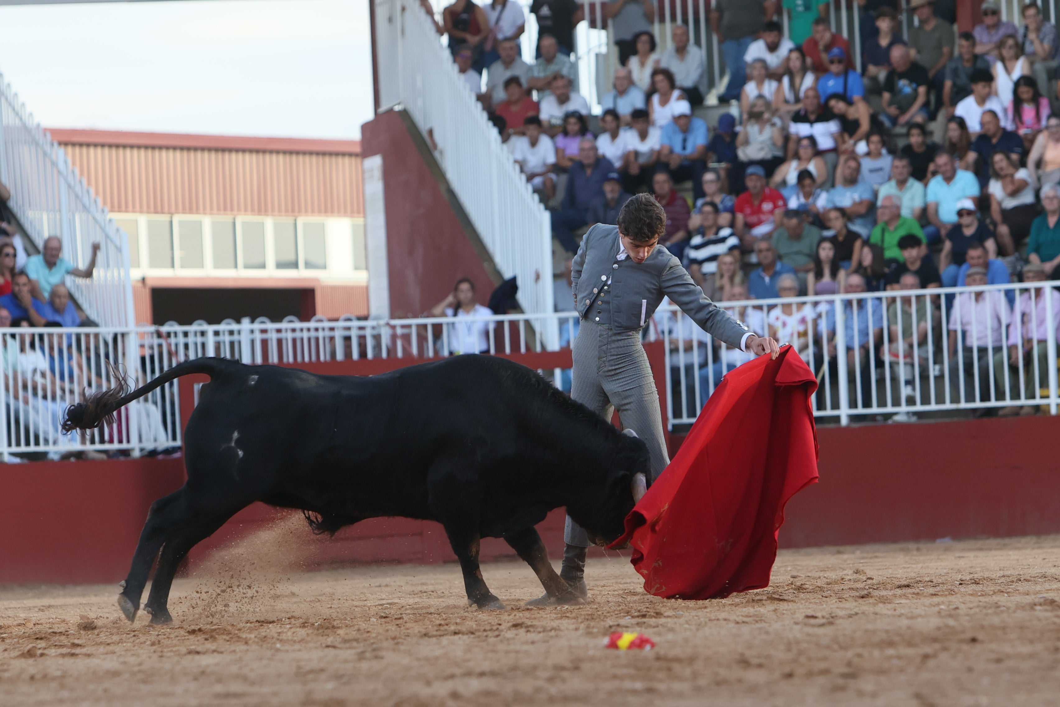 Dos orejas para Mateos, Norte y Rojo en el certamen de novilleros