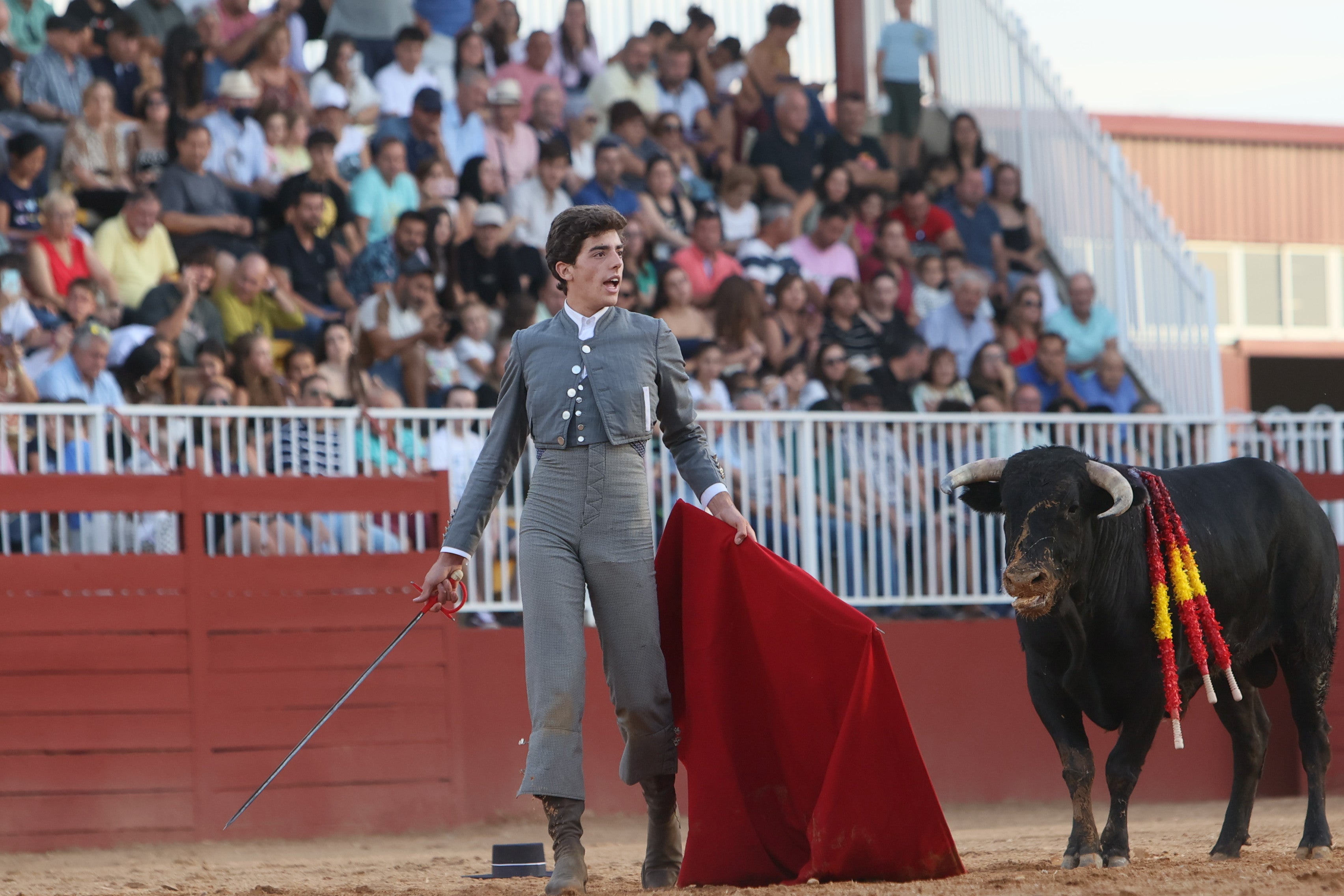 Dos orejas para Mateos, Norte y Rojo en el certamen de novilleros