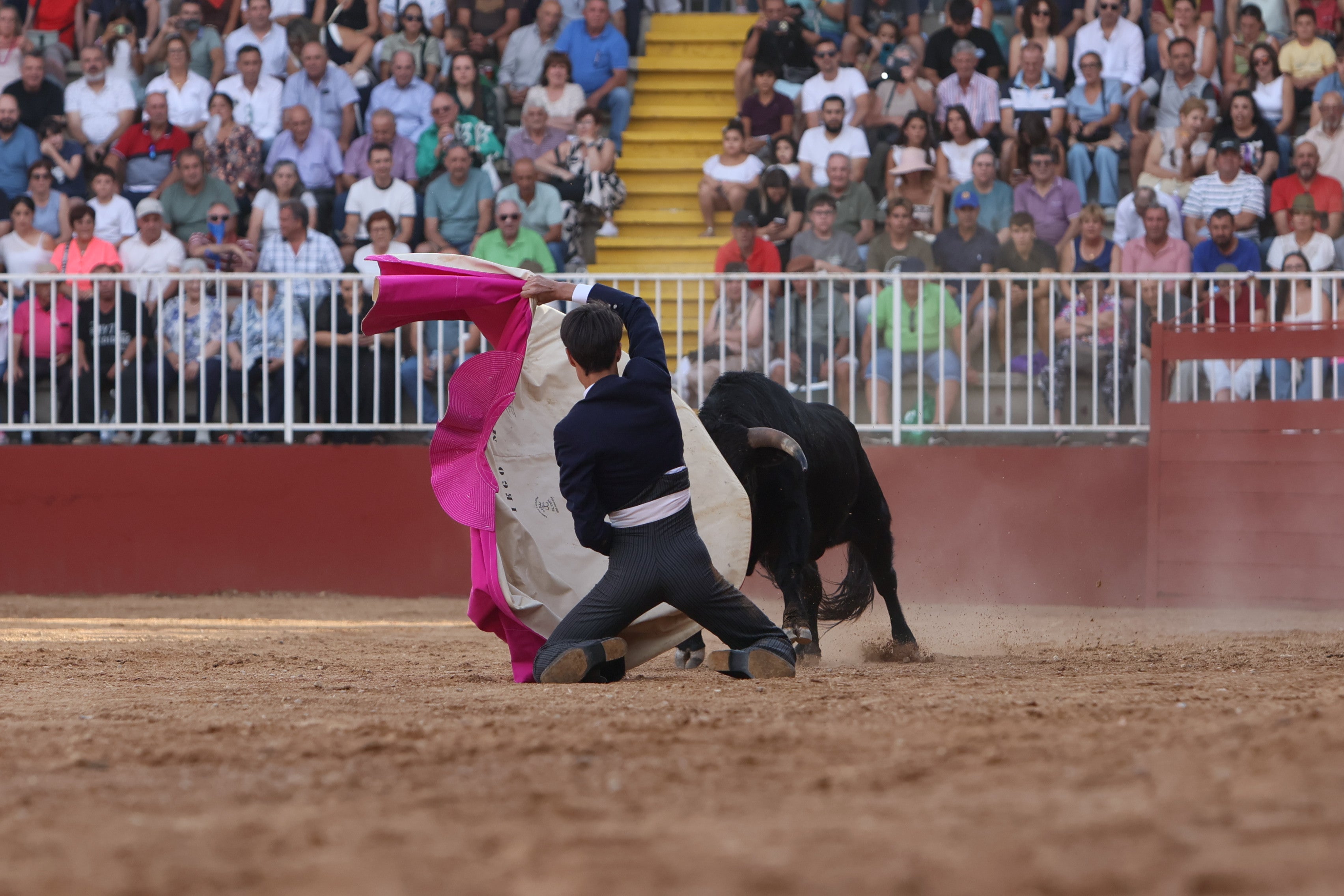 Dos orejas para Mateos, Norte y Rojo en el certamen de novilleros