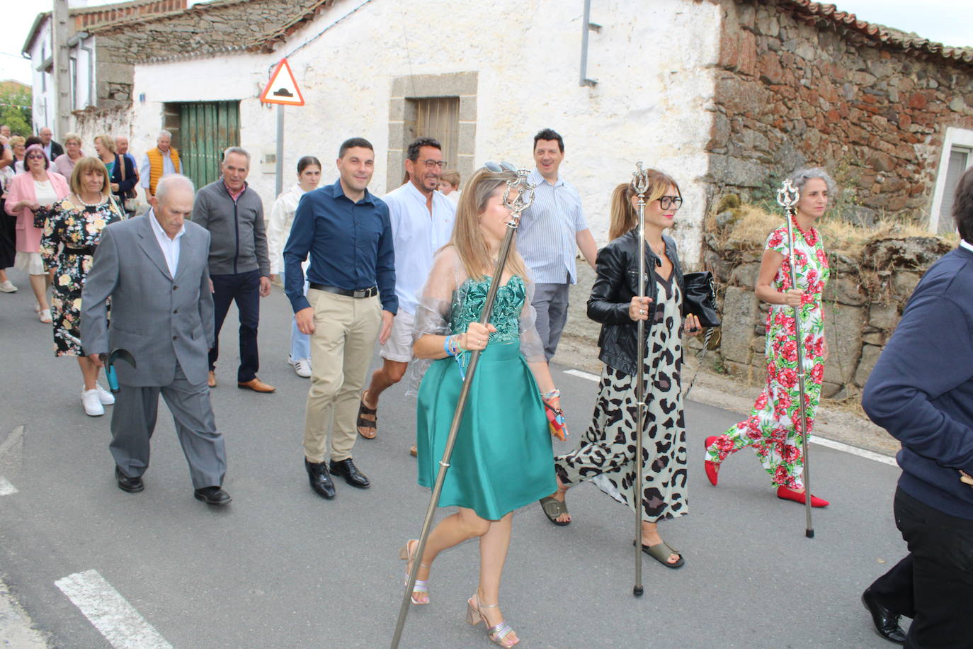Gallegos de Solmirón acompaña a la Virgen de Gracia Carrero