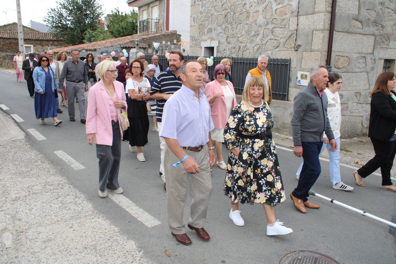 Gallegos de Solmirón acompaña a la Virgen de Gracia Carrero