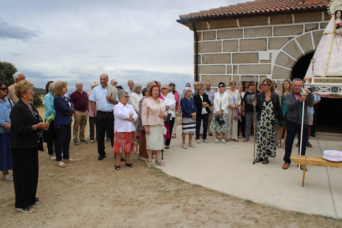 Gallegos de Solmirón acompaña a la Virgen de Gracia Carrero