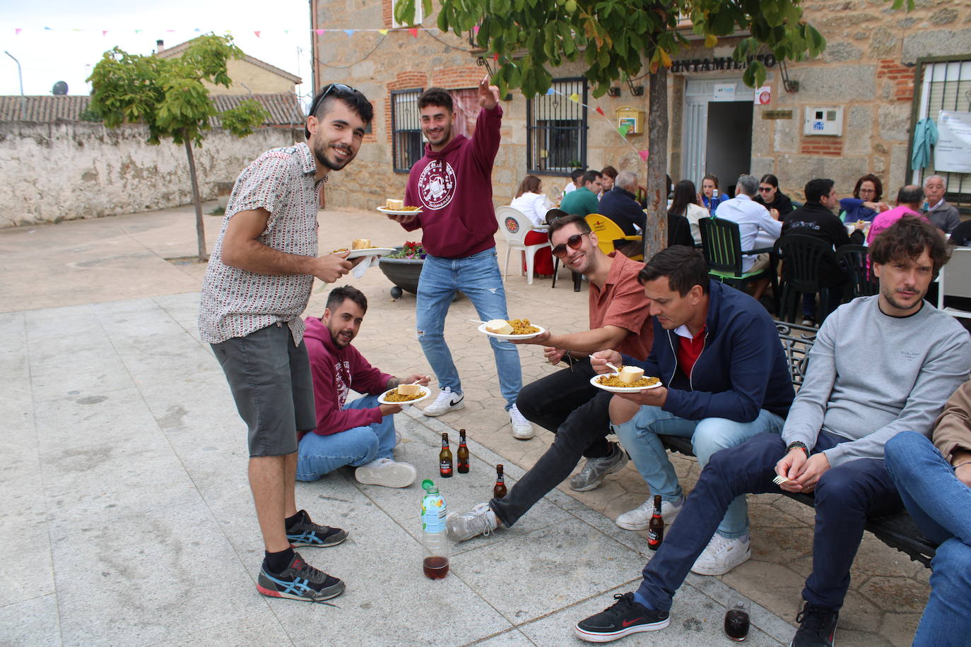 Gallegos de Solmirón acompaña a la Virgen de Gracia Carrero