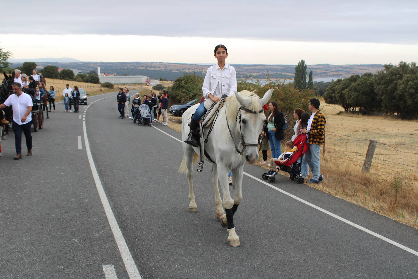 Honores a la Virgen del Carrascal en Cespedosa de Tormes