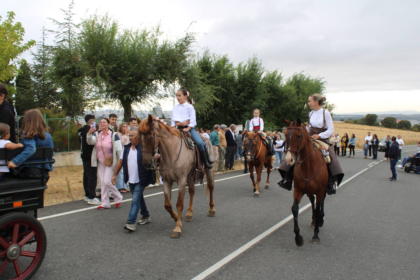 Honores a la Virgen del Carrascal en Cespedosa de Tormes