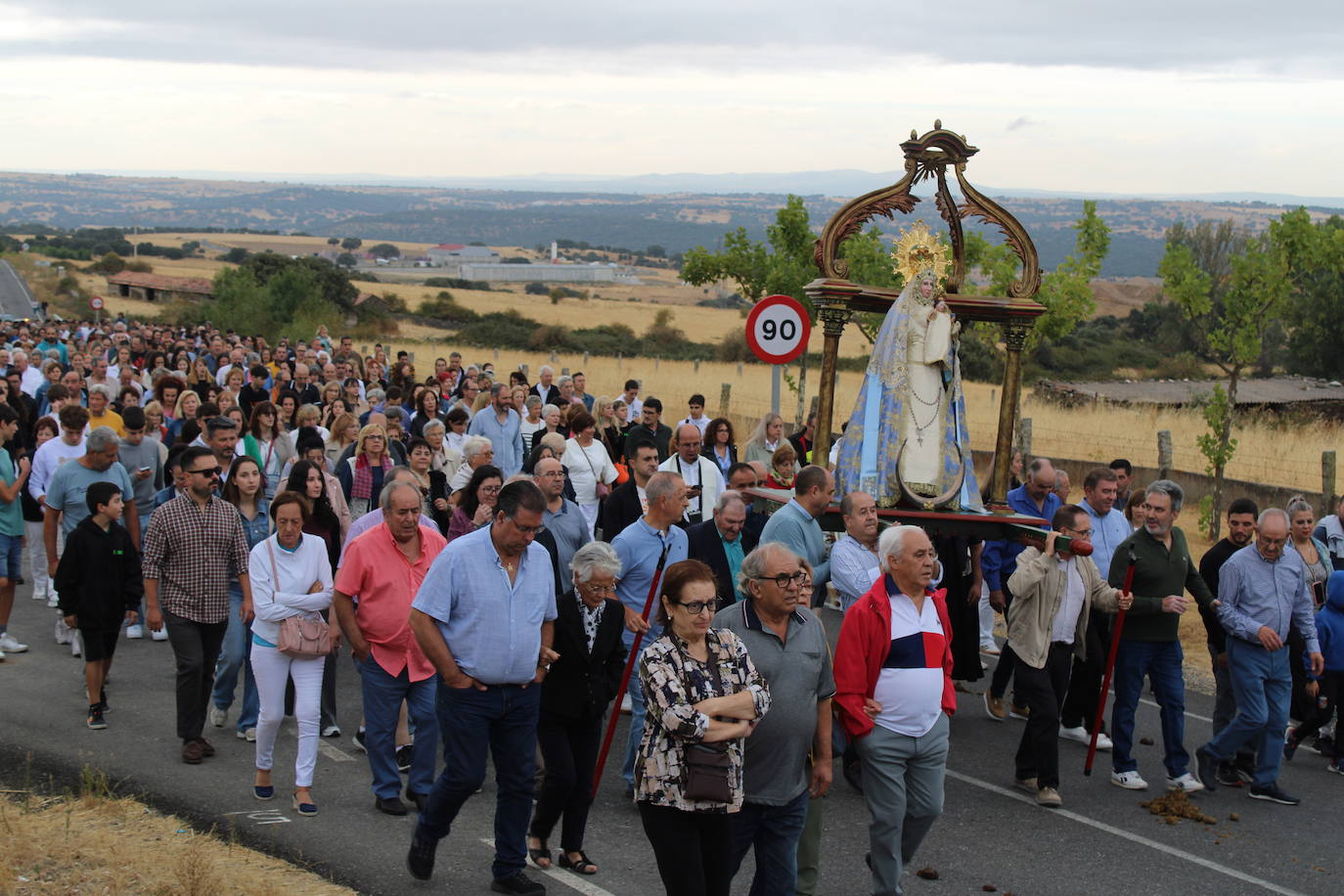Honores a la Virgen del Carrascal en Cespedosa de Tormes