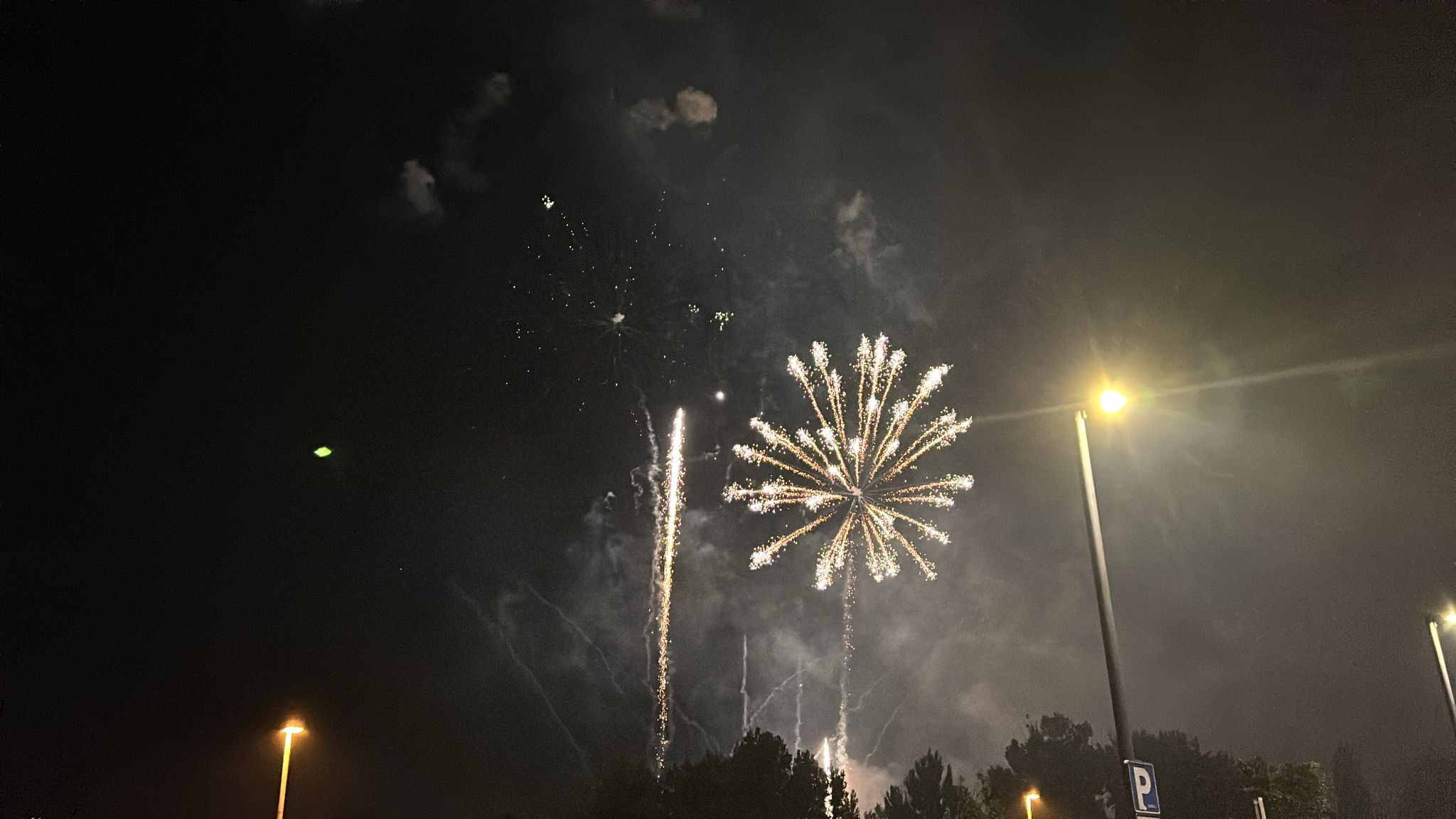 Atronador espectáculo de luz y color para iniciar las Fiestas