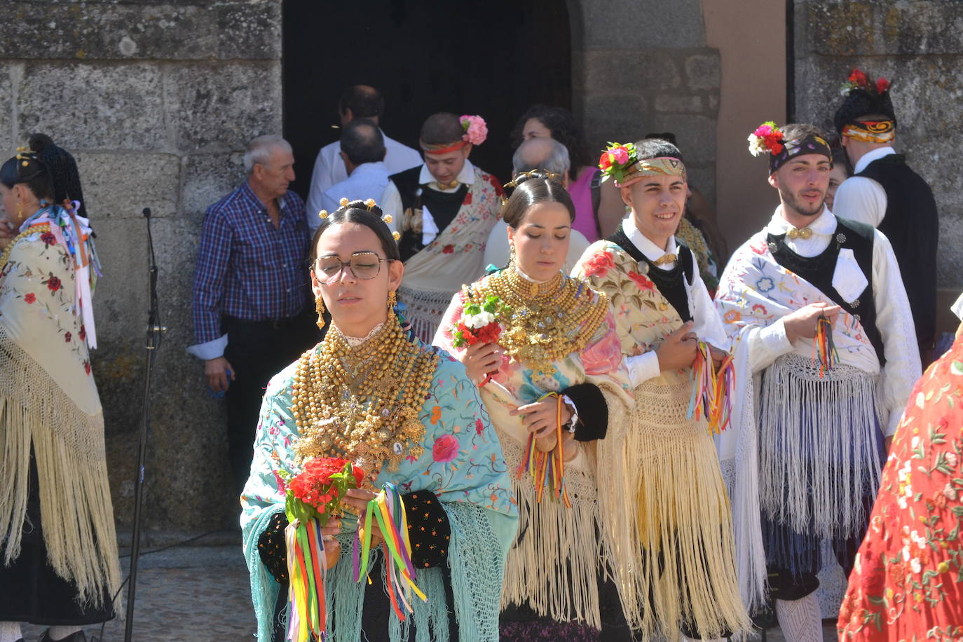 Miranda del Castañar baila en honor a su patrona, la Virgen de la Cuesta