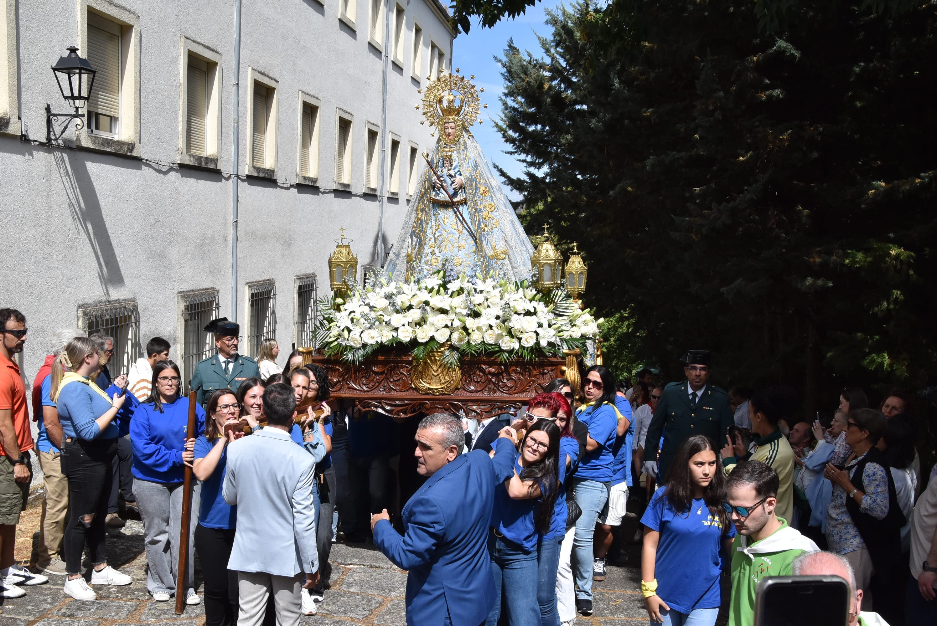 El paraje de El Castañar en Béjar se llena de fieles para acompañar a la Virgen