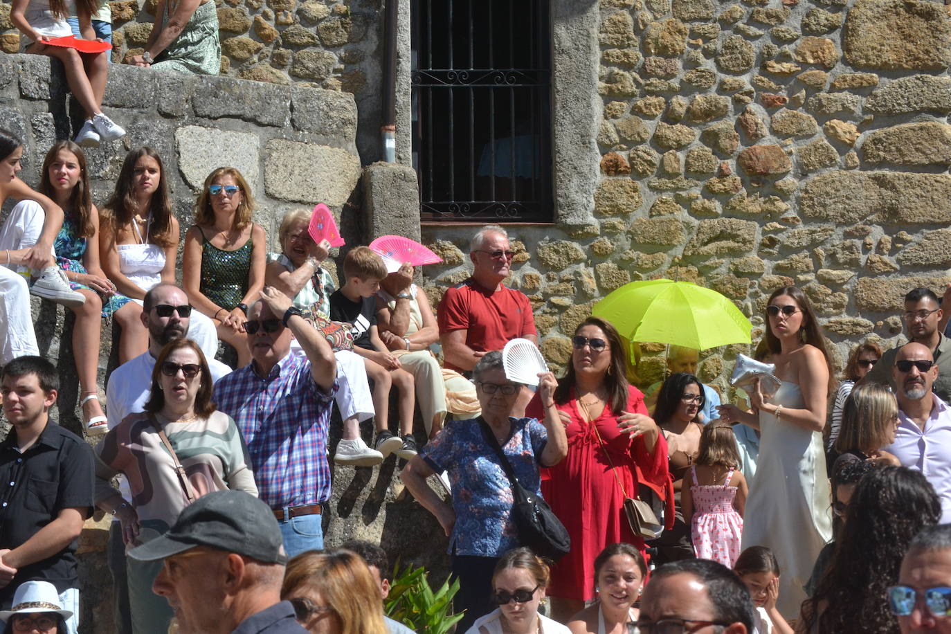 Miranda del Castañar baila en honor a su patrona, la Virgen de la Cuesta