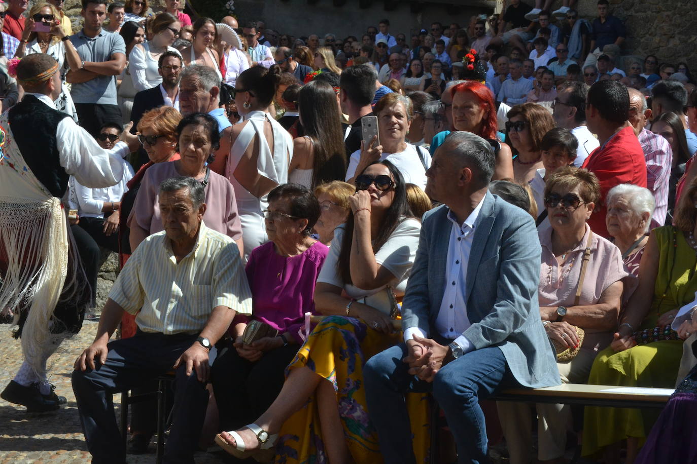 Miranda del Castañar baila en honor a su patrona, la Virgen de la Cuesta
