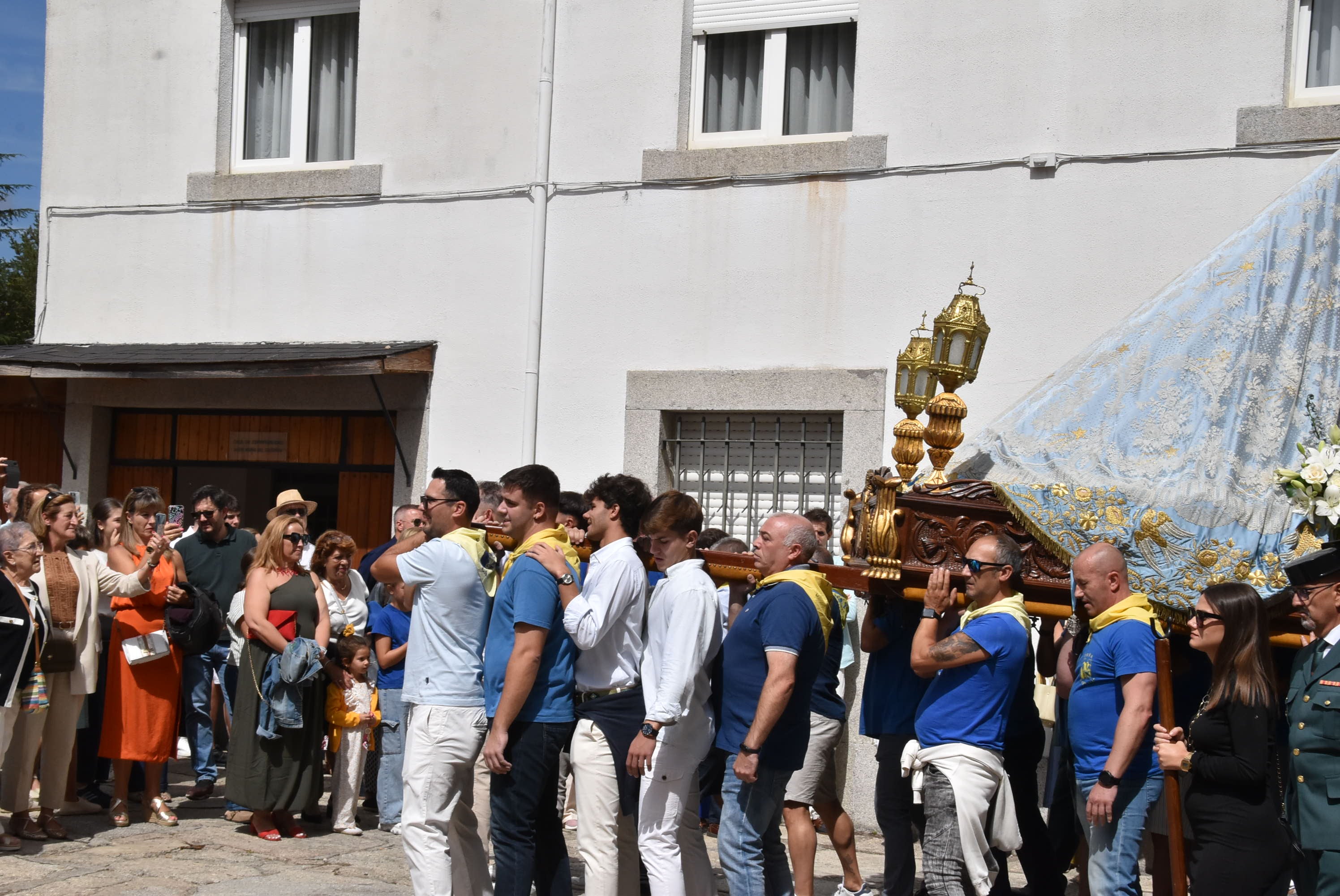 El paraje de El Castañar en Béjar se llena de fieles para acompañar a la Virgen
