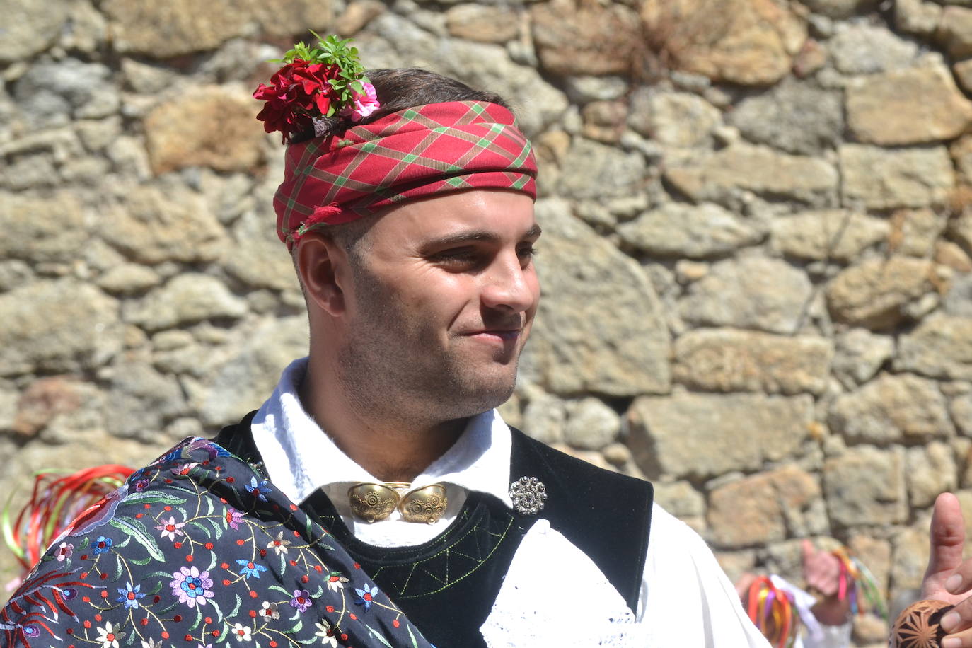 Miranda del Castañar baila en honor a su patrona, la Virgen de la Cuesta