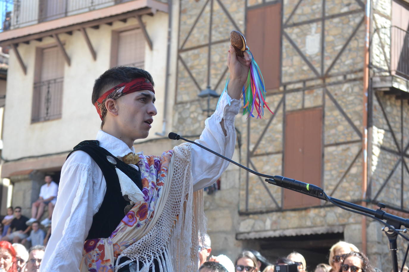 Miranda del Castañar baila en honor a su patrona, la Virgen de la Cuesta