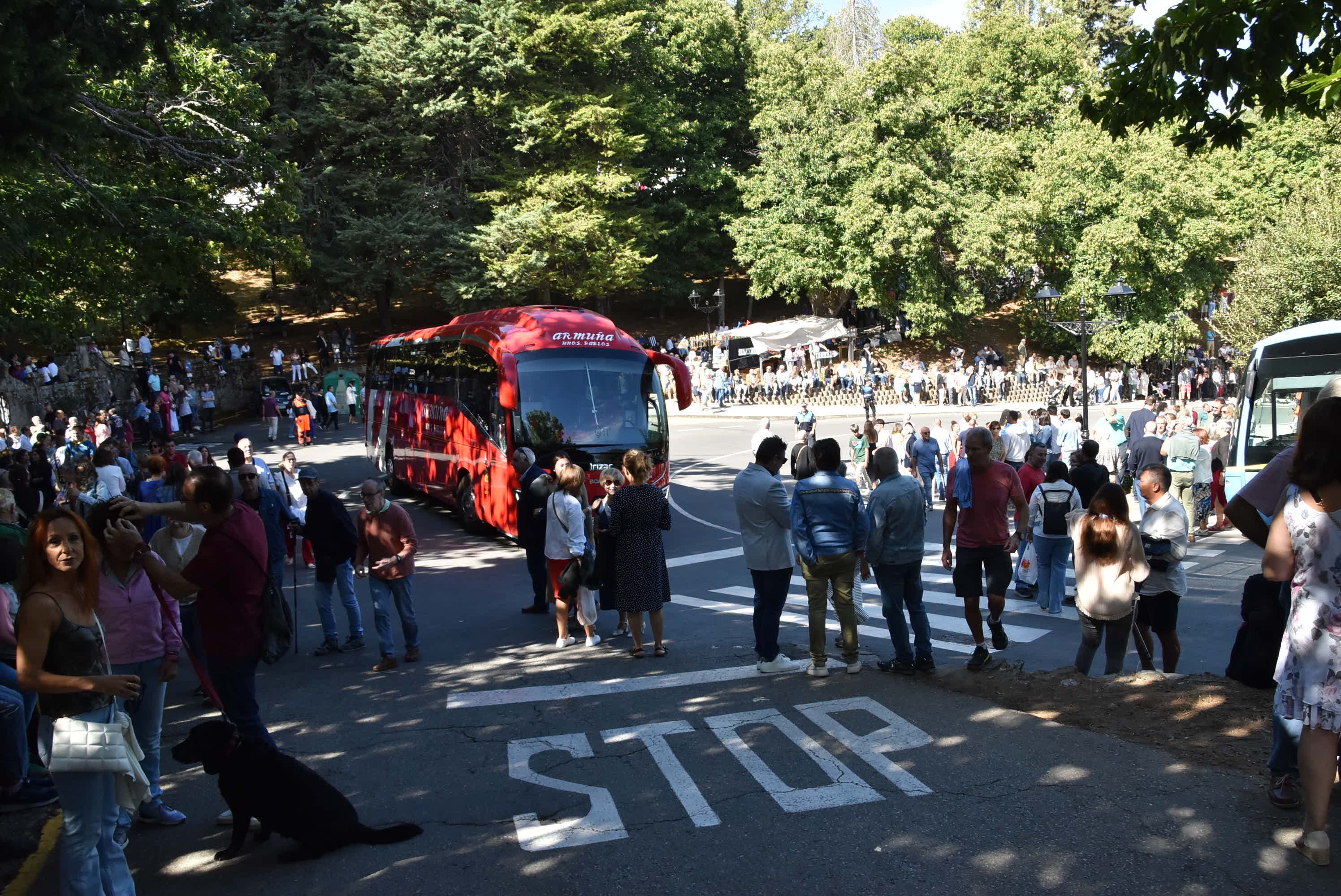 El paraje de El Castañar en Béjar se llena de fieles para acompañar a la Virgen