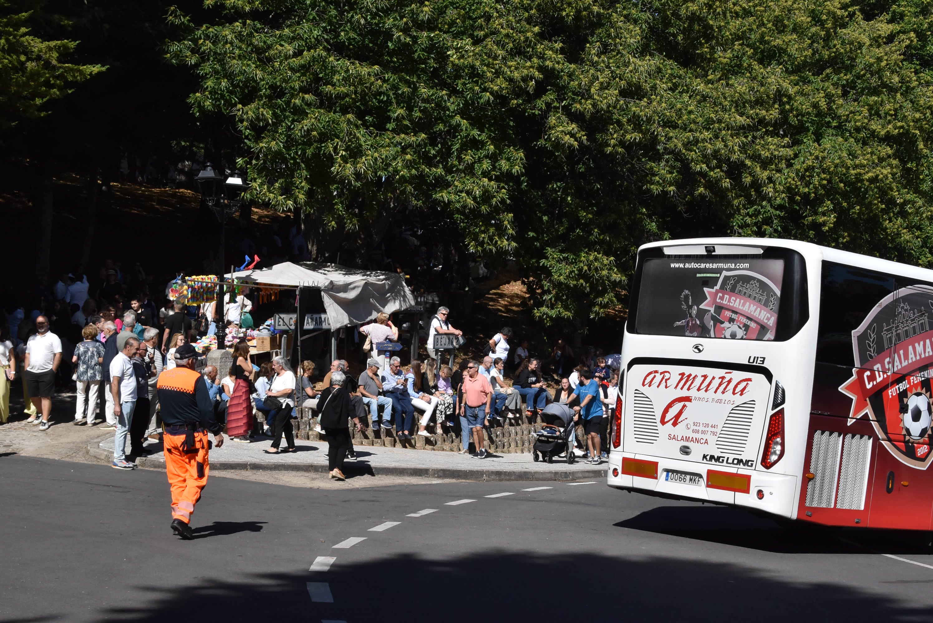El paraje de El Castañar en Béjar se llena de fieles para acompañar a la Virgen