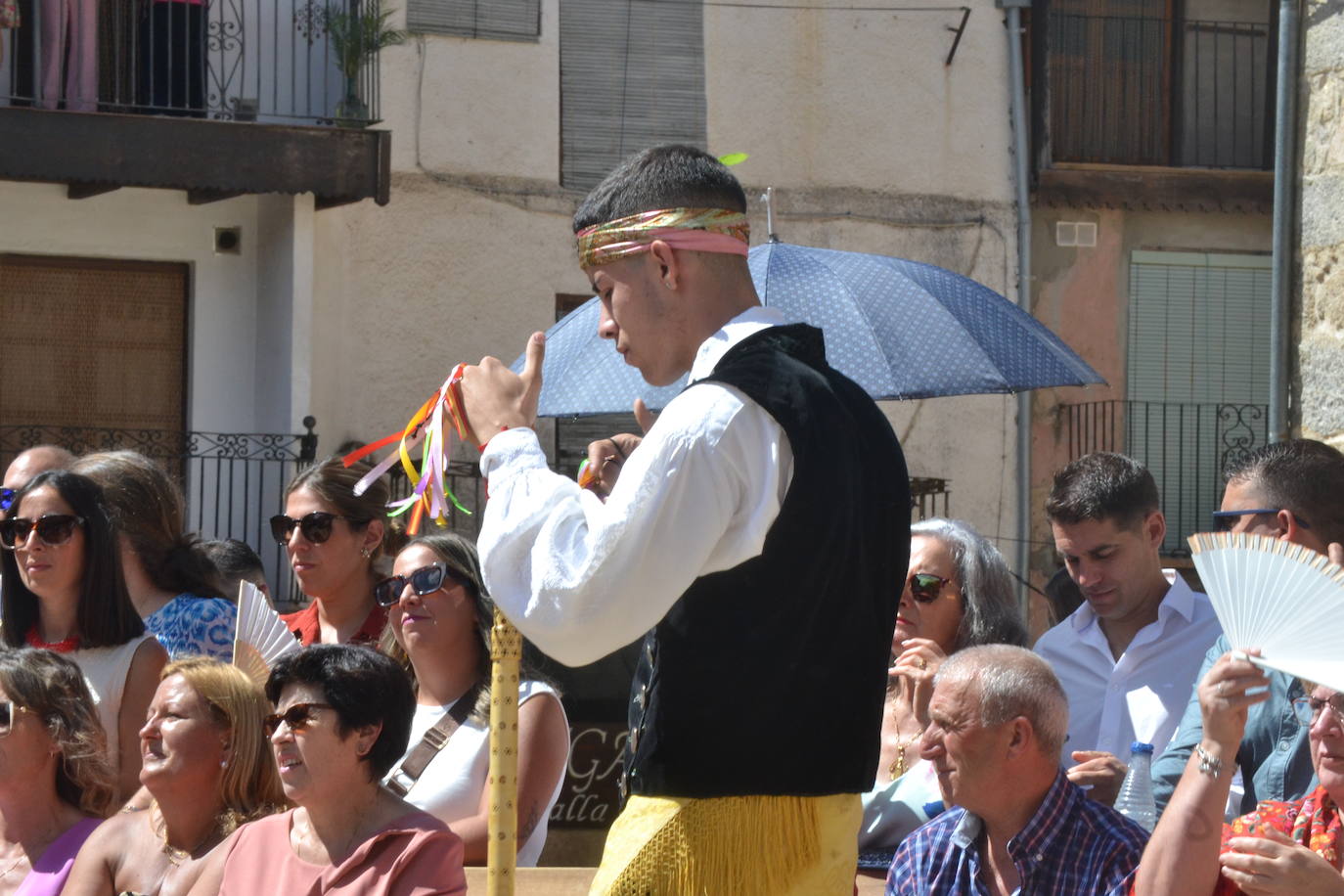 Miranda del Castañar baila en honor a su patrona, la Virgen de la Cuesta
