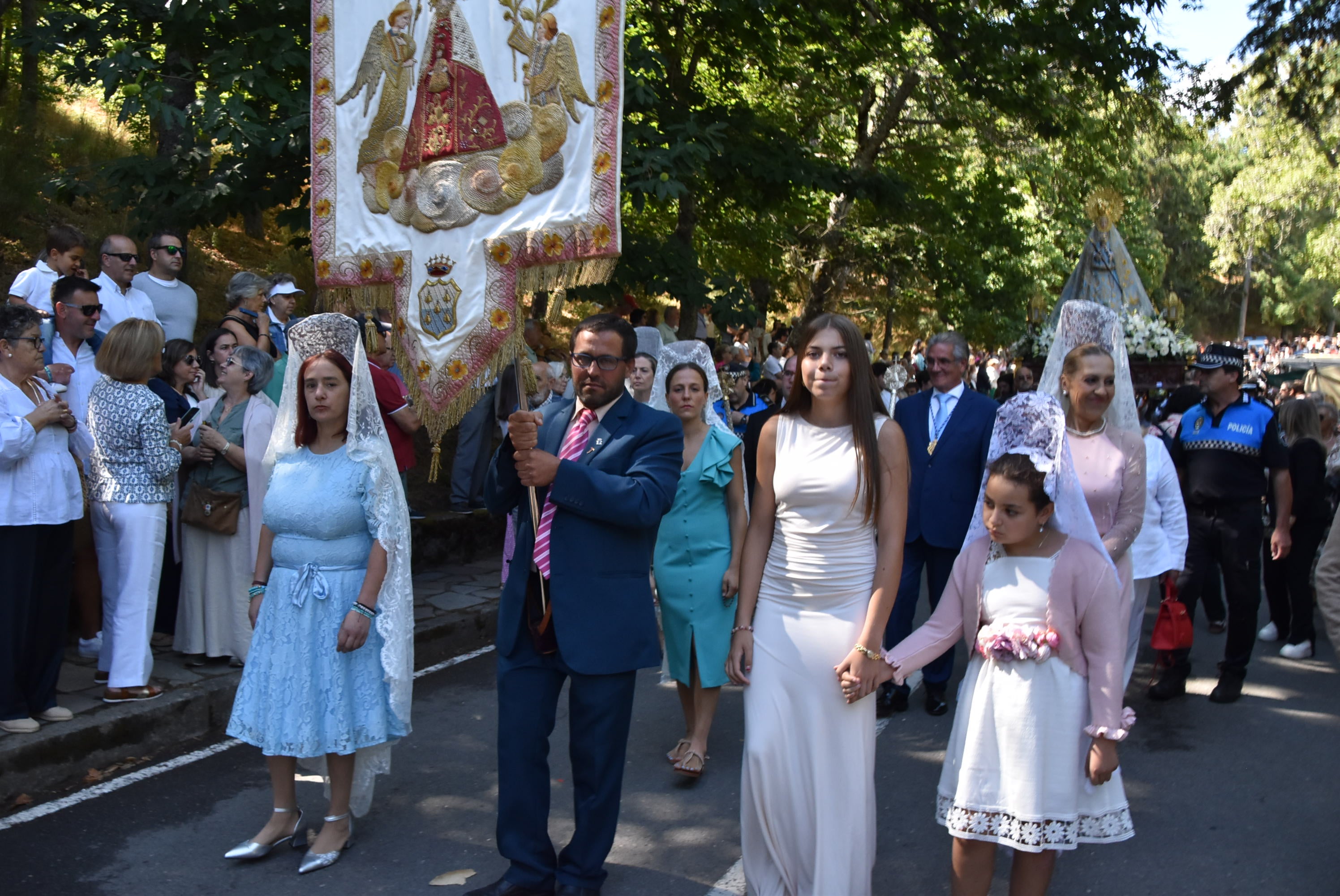 El paraje de El Castañar en Béjar se llena de fieles para acompañar a la Virgen