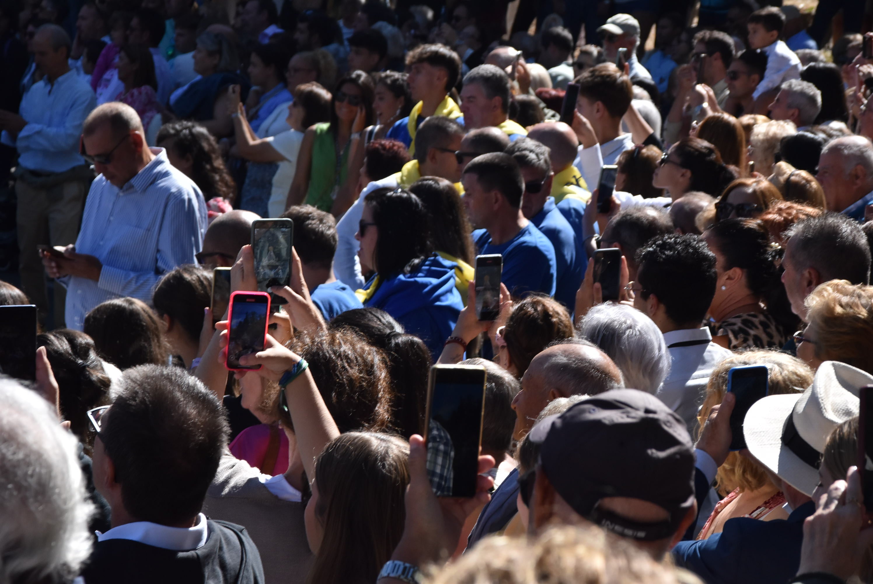 El paraje de El Castañar en Béjar se llena de fieles para acompañar a la Virgen