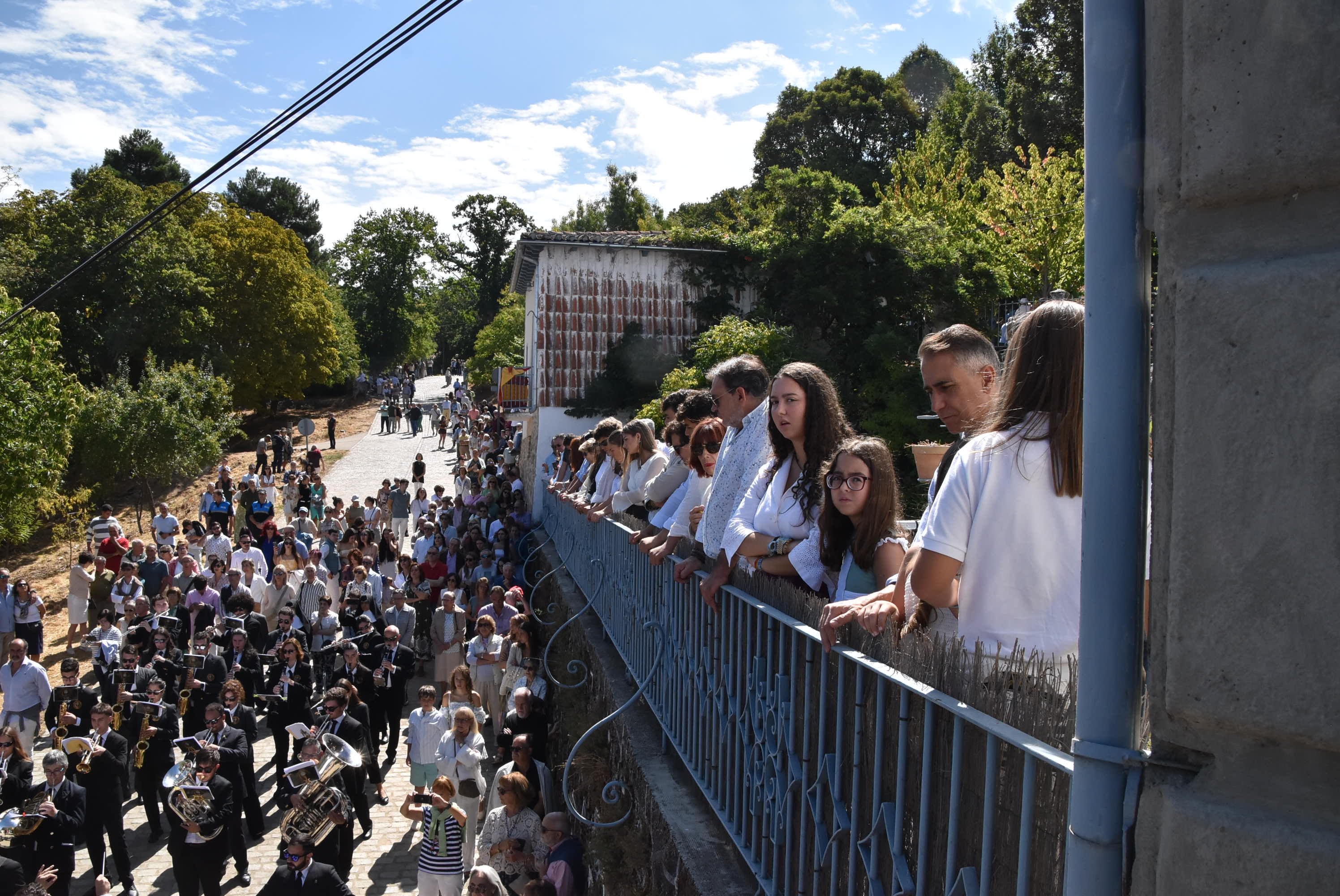 El paraje de El Castañar en Béjar se llena de fieles para acompañar a la Virgen