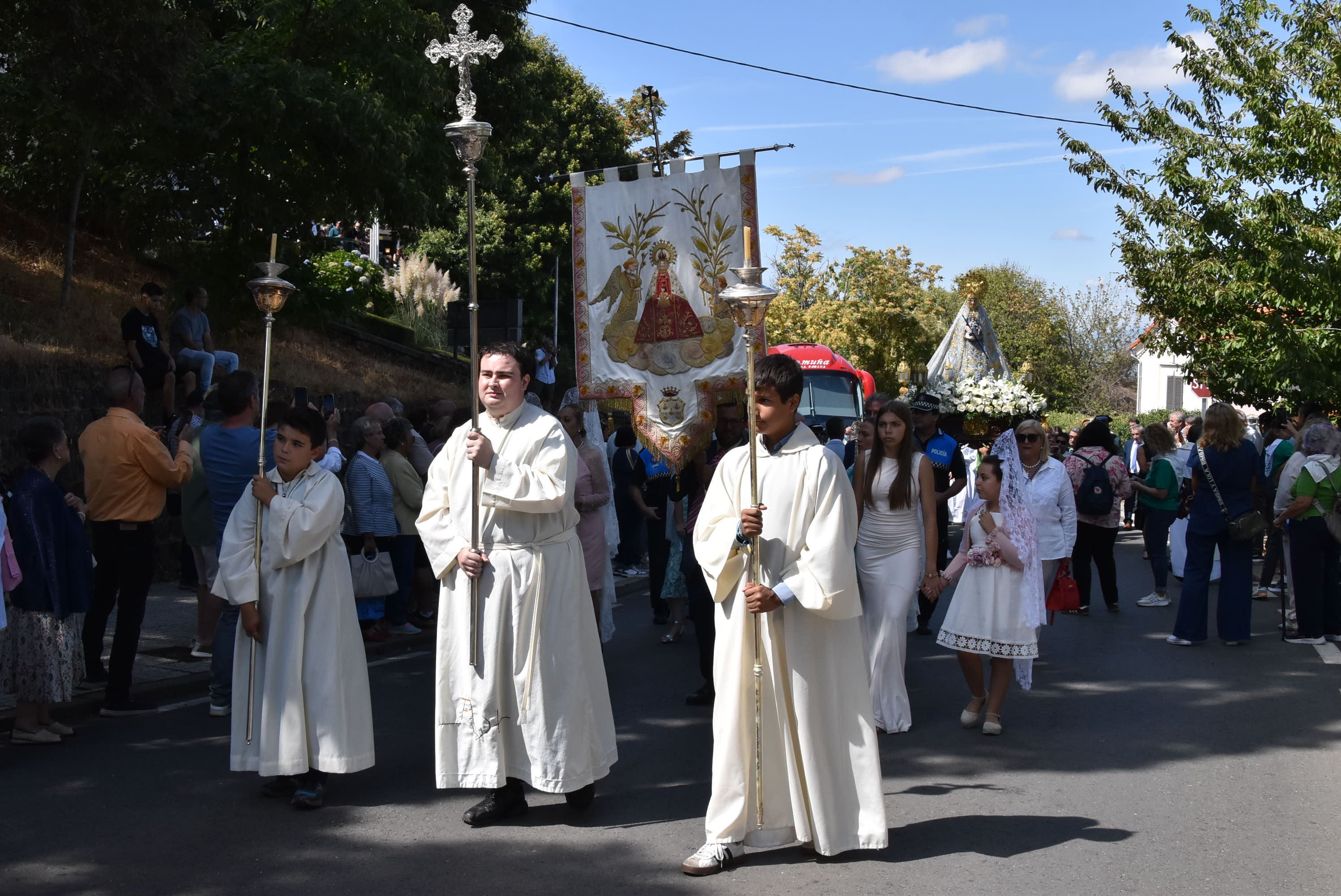 El paraje de El Castañar en Béjar se llena de fieles para acompañar a la Virgen