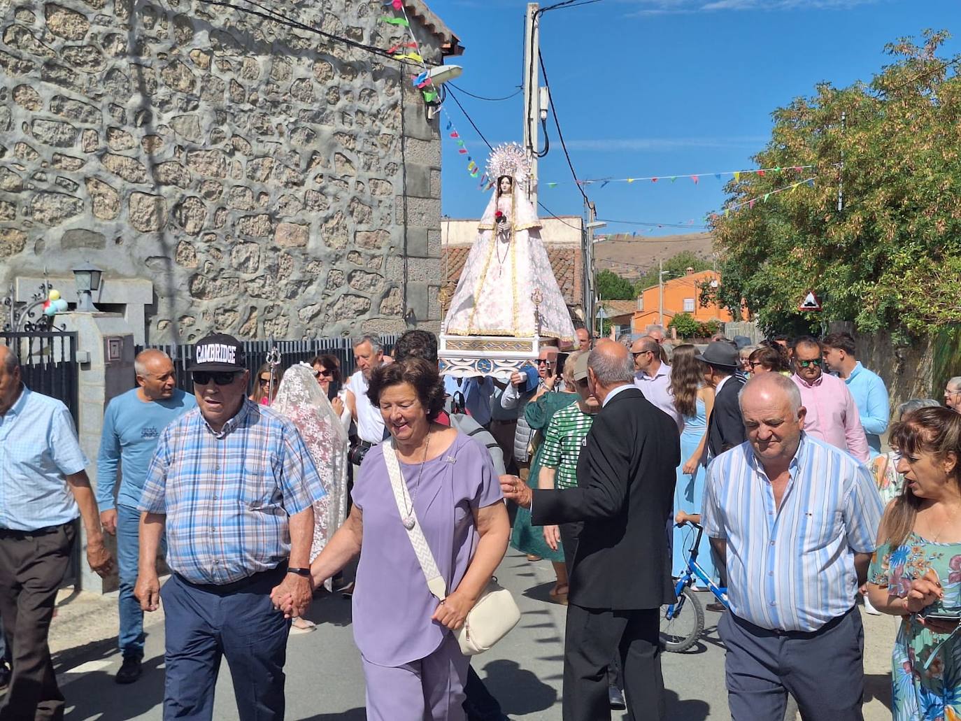 Encuentro junto a la Virgen de Gracia Carrero en Gallegos de Solmirón