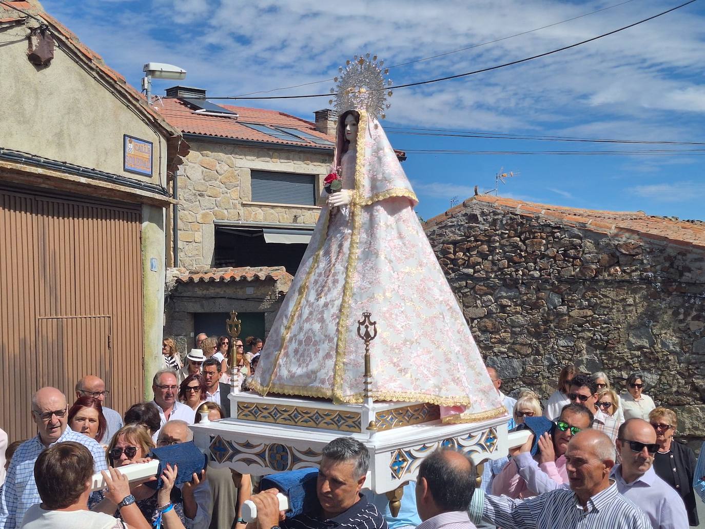 Encuentro junto a la Virgen de Gracia Carrero en Gallegos de Solmirón