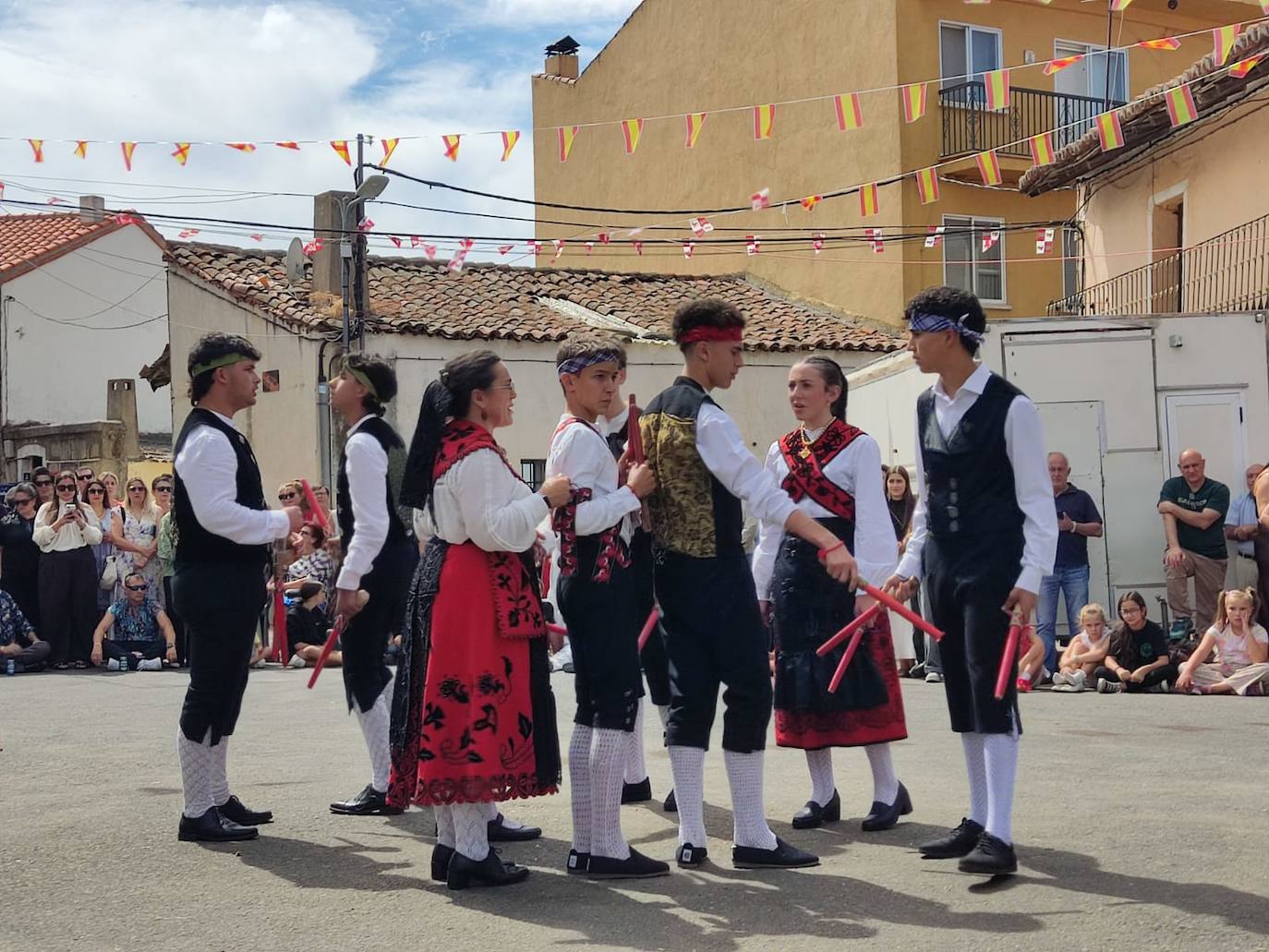 Día de esplendor para honrar a la Virgen en Cespedosa de Tormes