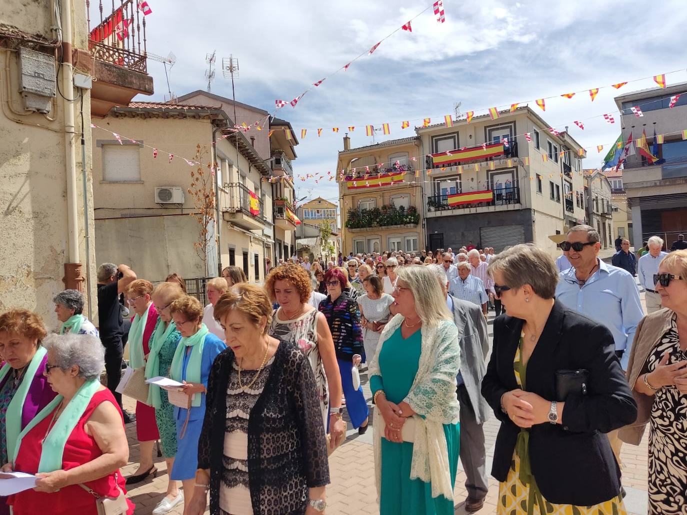 Día de esplendor para honrar a la Virgen en Cespedosa de Tormes