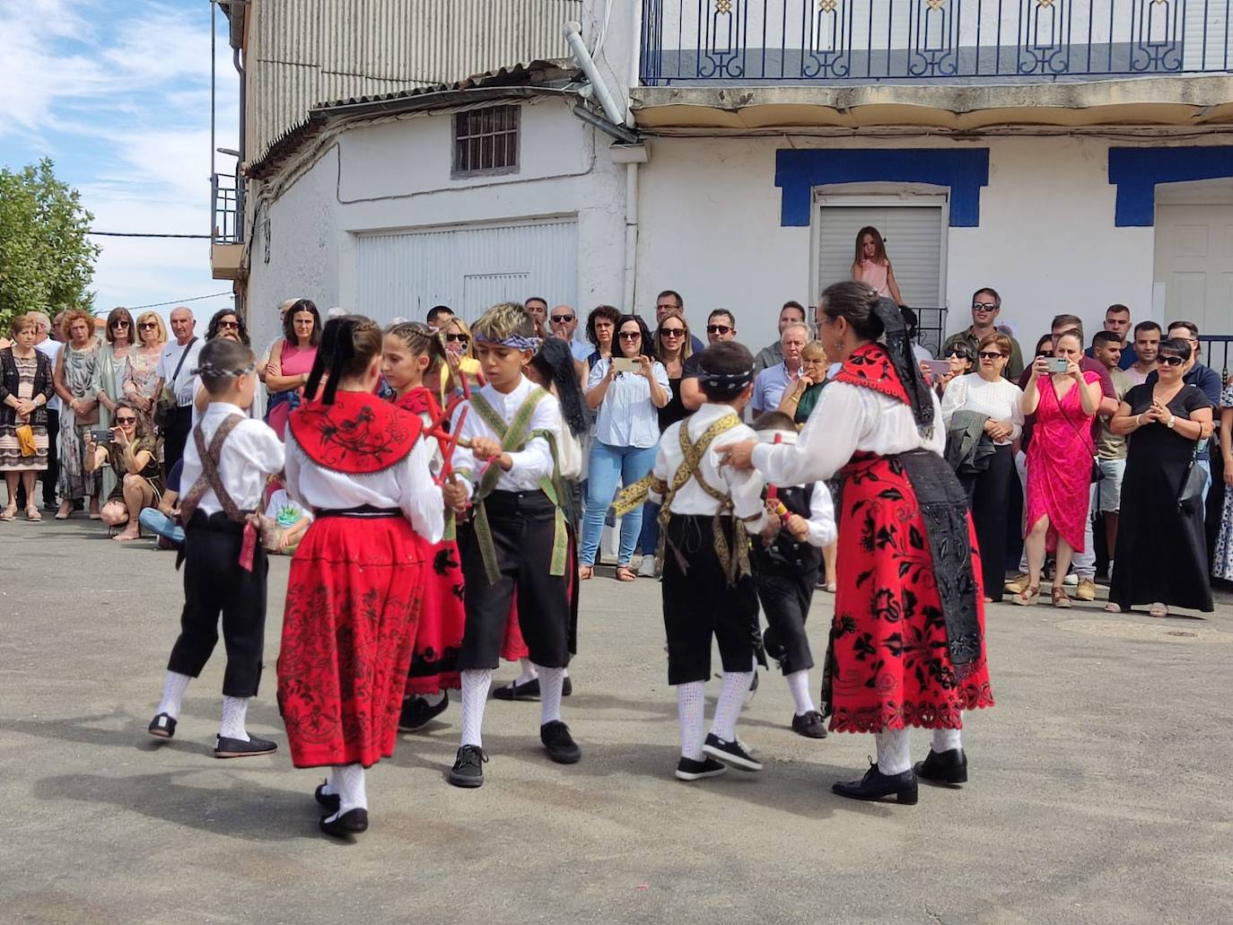 Día de esplendor para honrar a la Virgen en Cespedosa de Tormes