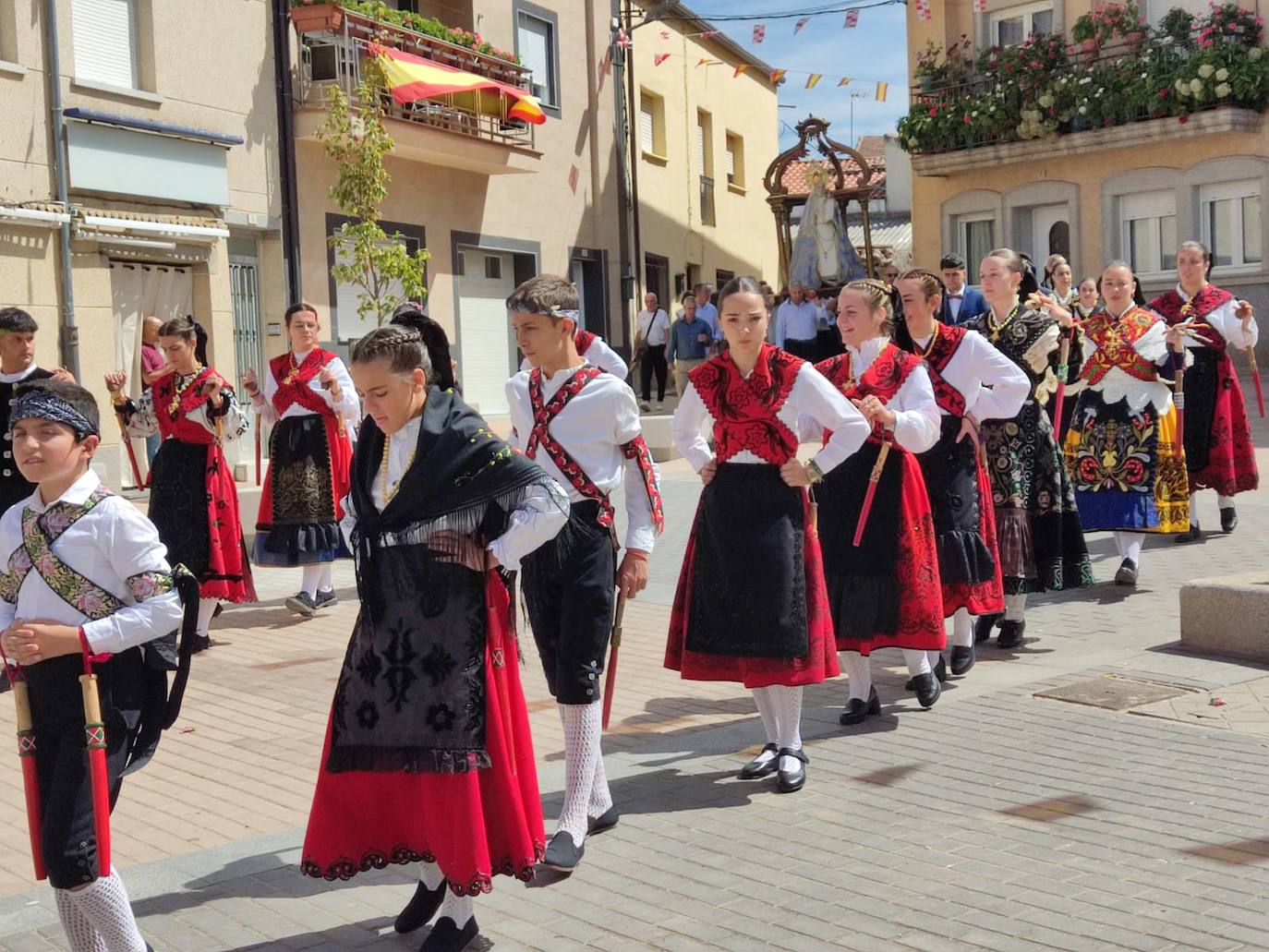 Día de esplendor para honrar a la Virgen en Cespedosa de Tormes