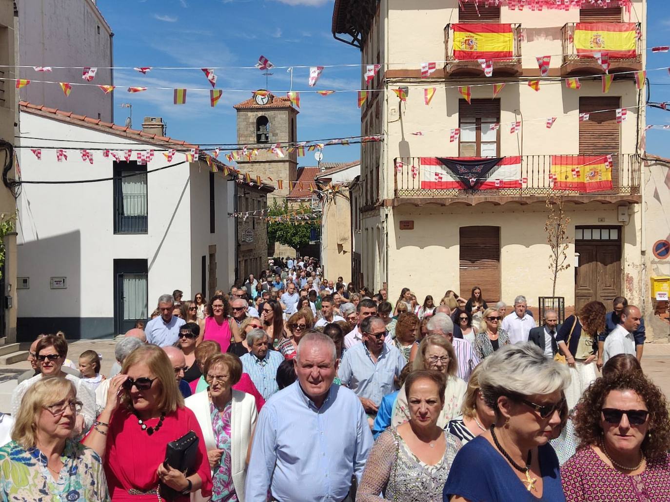 Día de esplendor para honrar a la Virgen en Cespedosa de Tormes