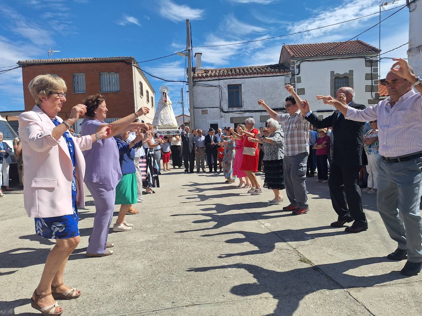 Encuentro junto a la Virgen de Gracia Carrero en Gallegos de Solmirón