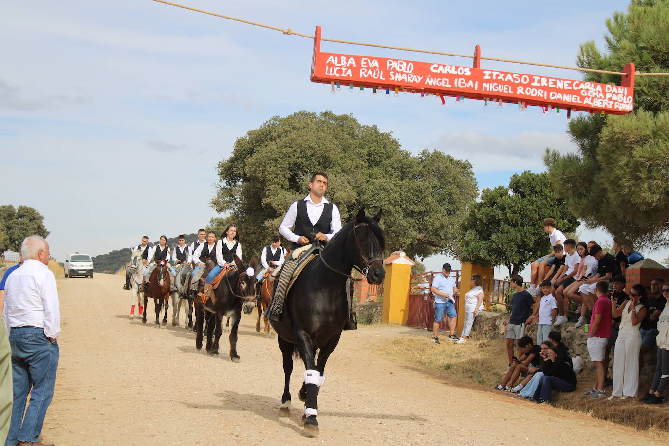 Día de esplendor para honrar a la Virgen en Cespedosa de Tormes