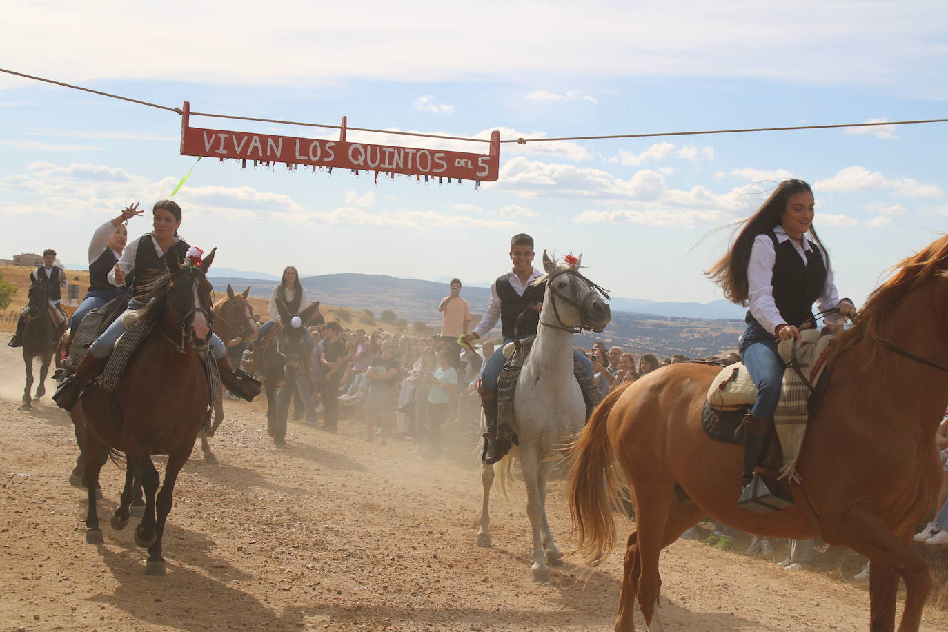 Día de esplendor para honrar a la Virgen en Cespedosa de Tormes
