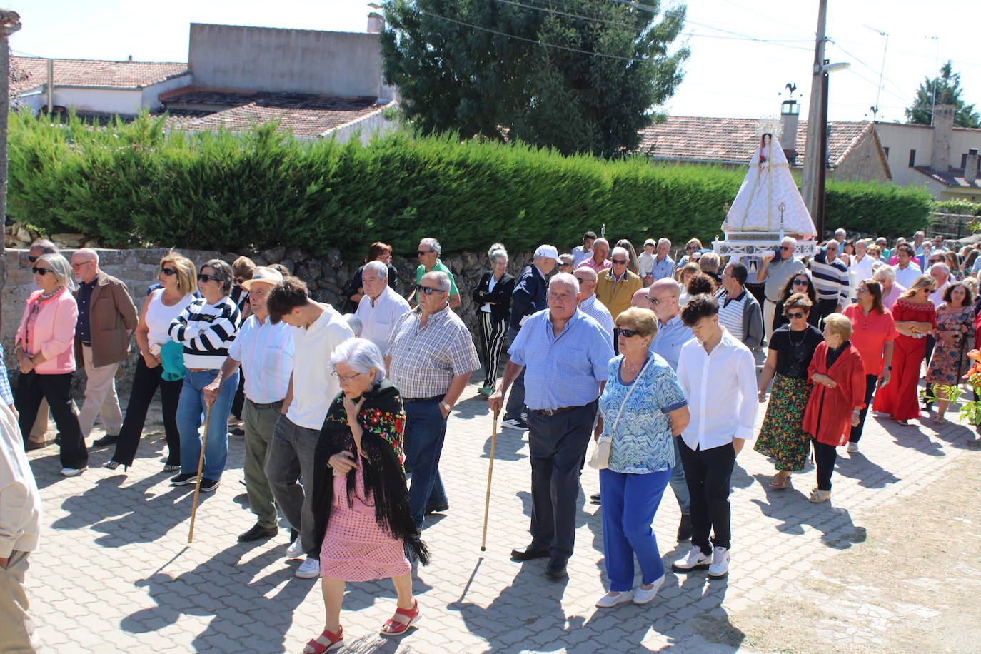 Gallegos de Solmirón entona el &quot;Adiós&quot; a la Virgen de Gracia Carrero