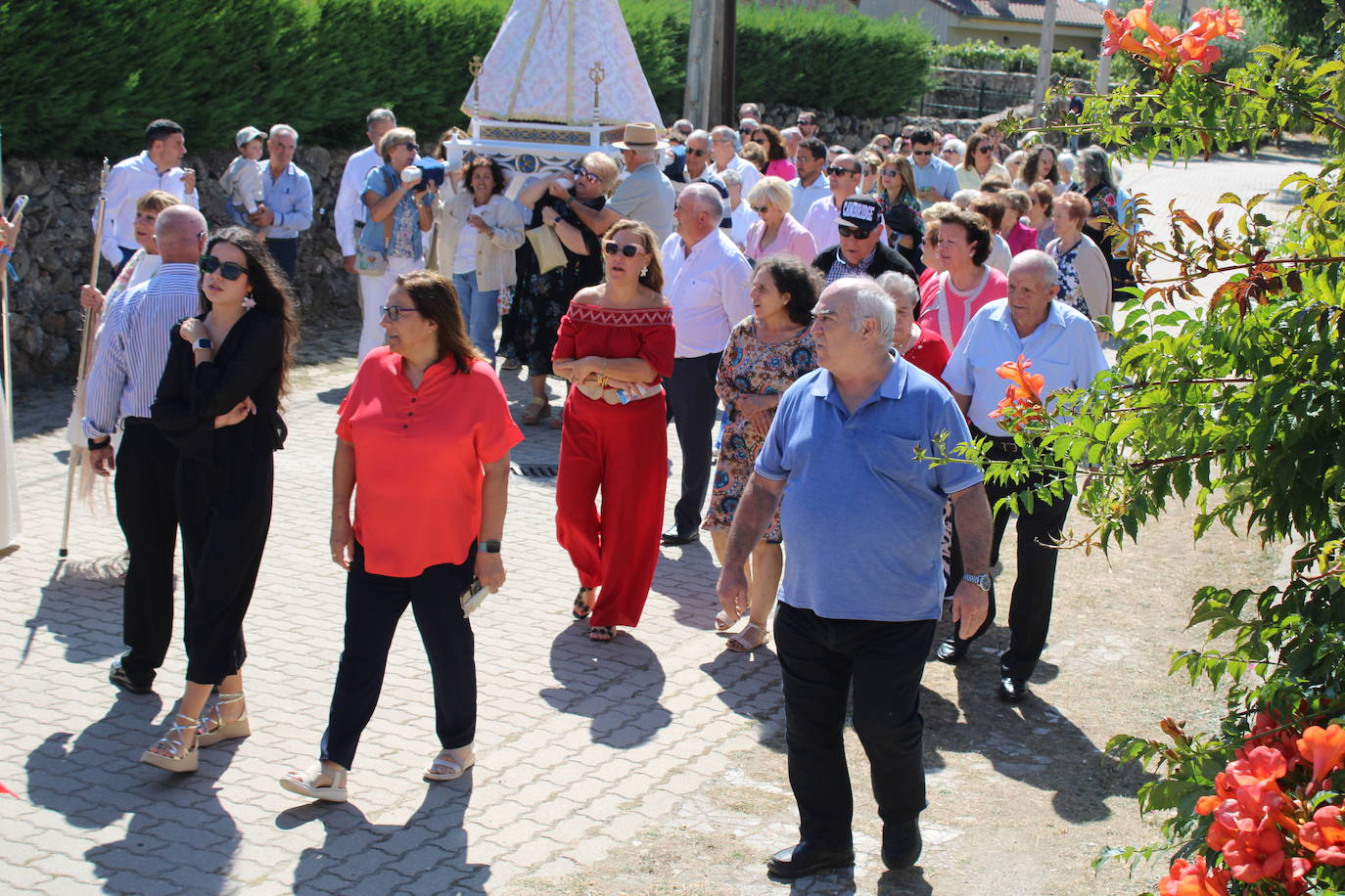 Gallegos de Solmirón entona el &quot;Adiós&quot; a la Virgen de Gracia Carrero