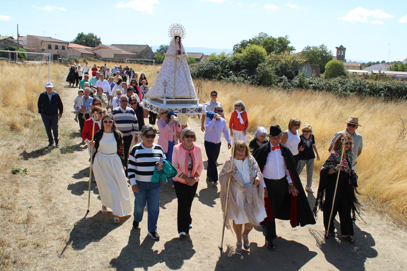 Gallegos de Solmirón entona el &quot;Adiós&quot; a la Virgen de Gracia Carrero
