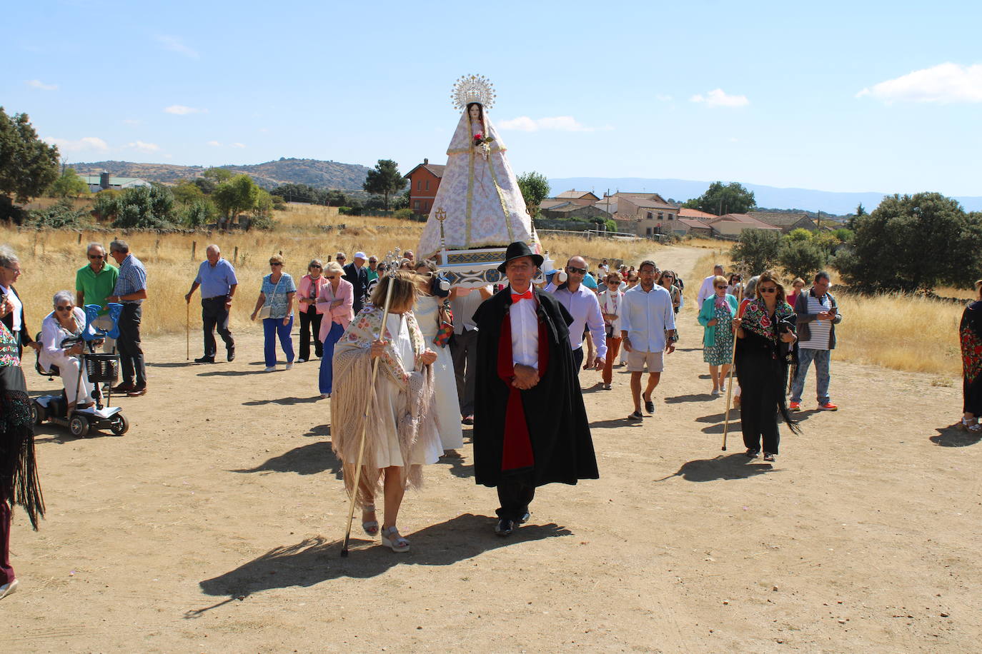 Gallegos de Solmirón entona el &quot;Adiós&quot; a la Virgen de Gracia Carrero