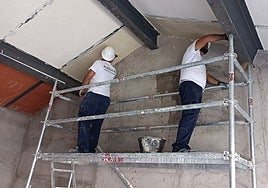 Trabajos en el futuro almacén municipal de Alba de Tormes.