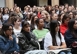 Algunos de los participantes, en el acto del claustro de Fonseca.