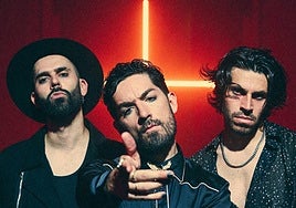 FitoRobles (en el centro), junto a Xabi Road y Jaco Betanzos.