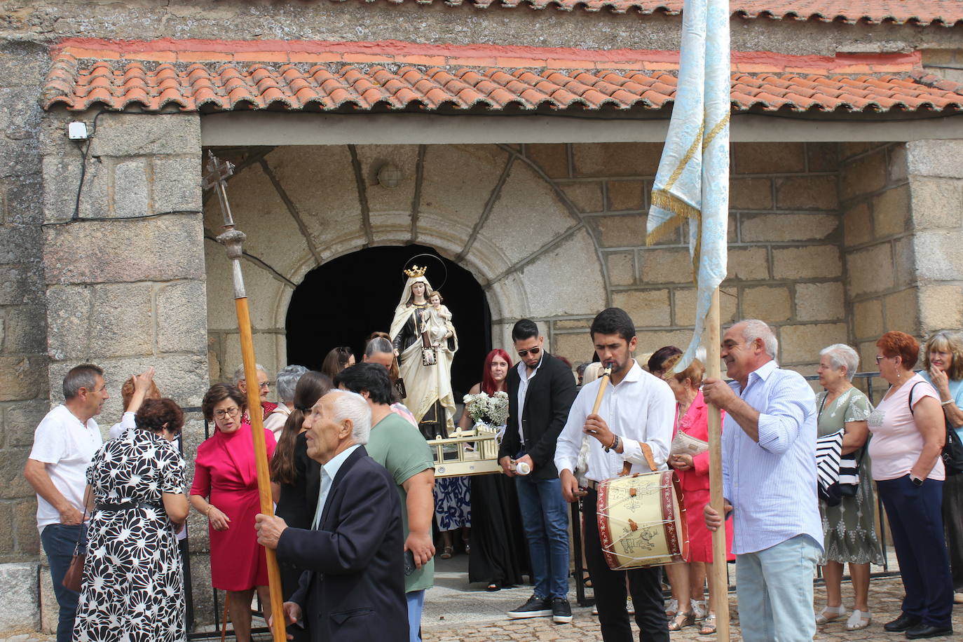 Trabanca se entrega a la Virgen del Carmen en el primer día de fiestas