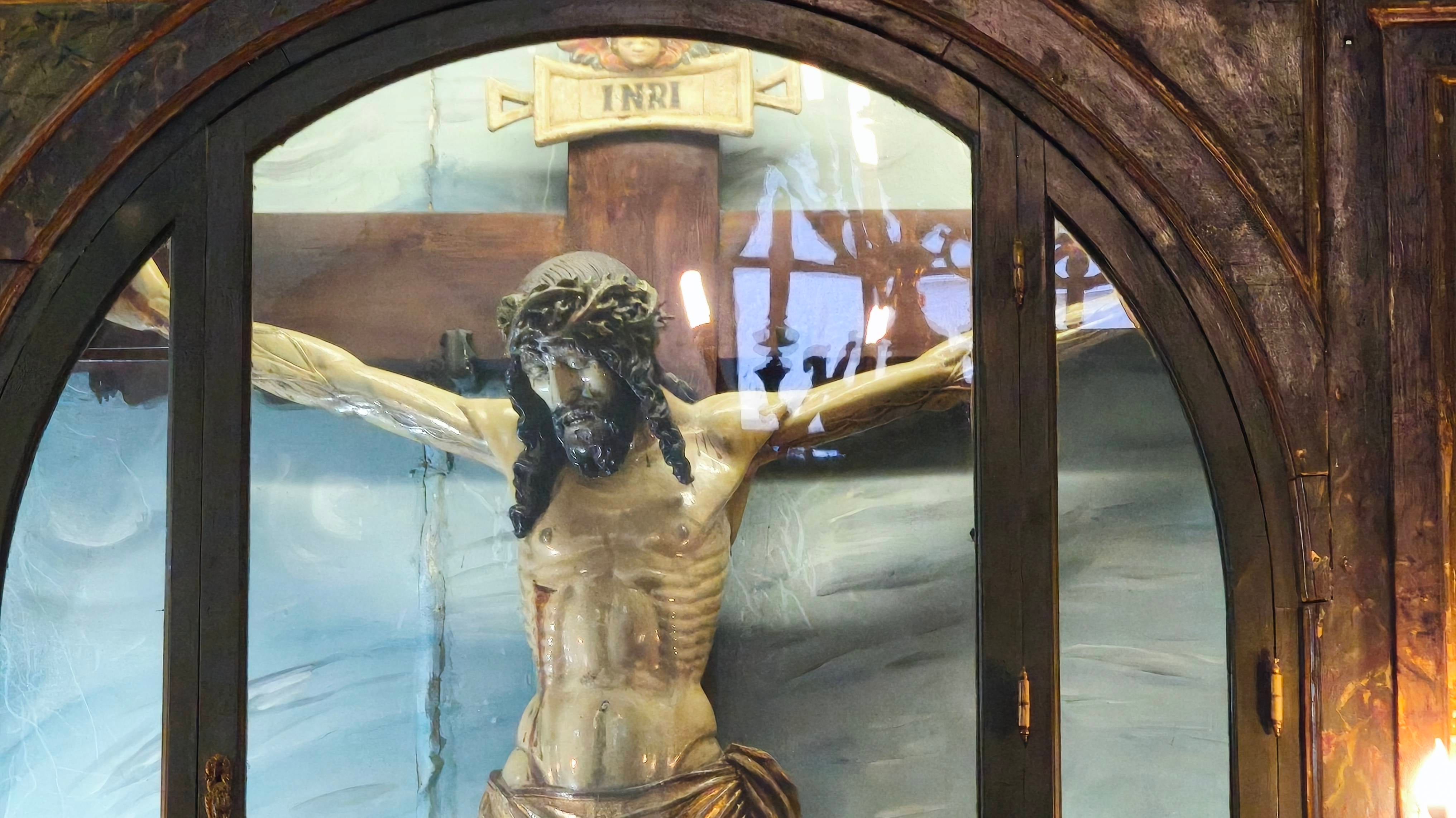 Emocionante bajada del Cristo de la Agonía en Peñaranda